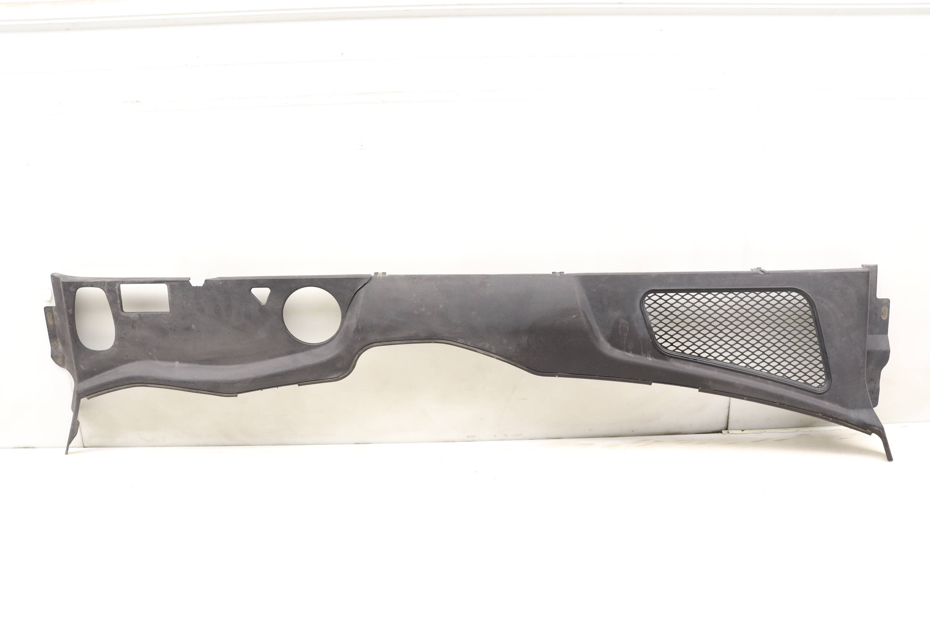 Windshield Cowl / Rain Tray 95B819447D