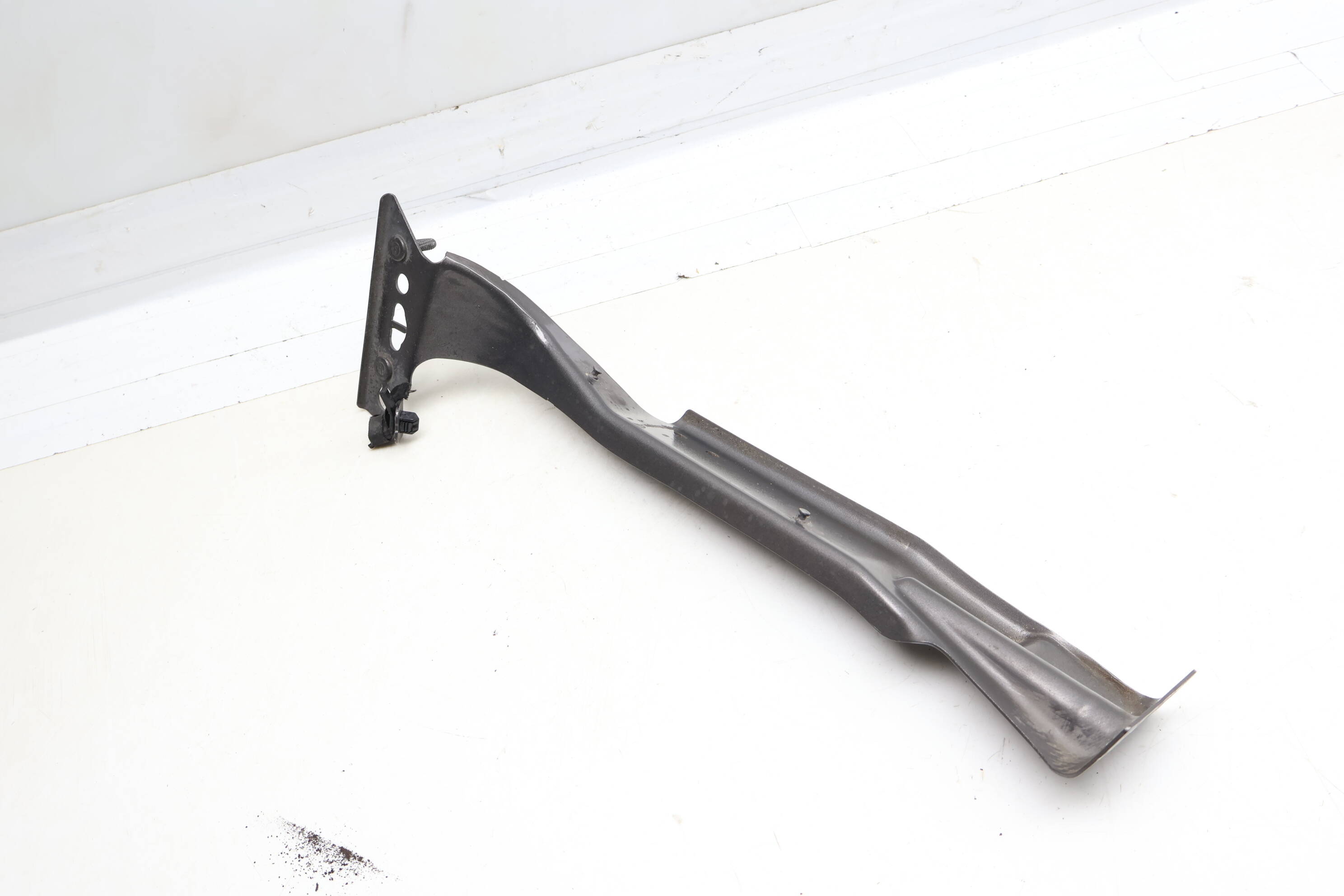 Fender Support Mount / Bracket 8K0821136J