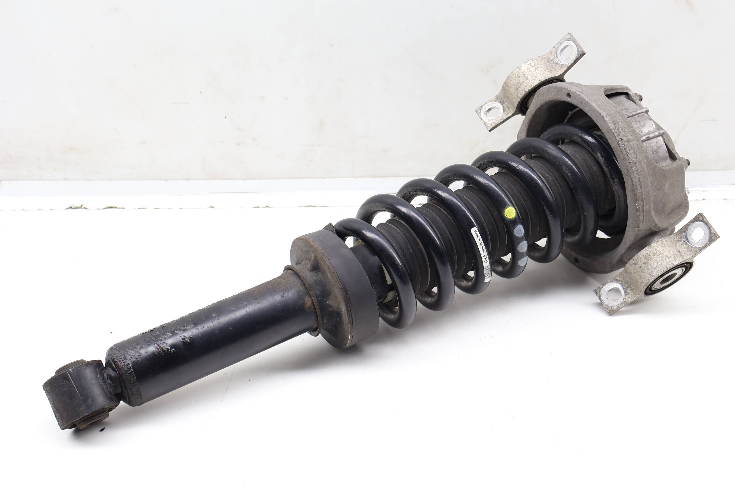 Strut&#x20;&#x2F;&#x20;Spring&#x20;Assembly&#x20;7L8513029K