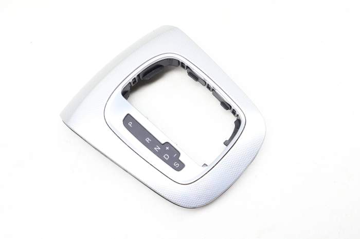 Shifter Bezel / Center Console Trim 8U0864261AB main product photo