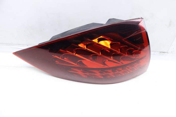 Tail Light / Lamp (Outer) 7P5945095S 95863109532 main product photo