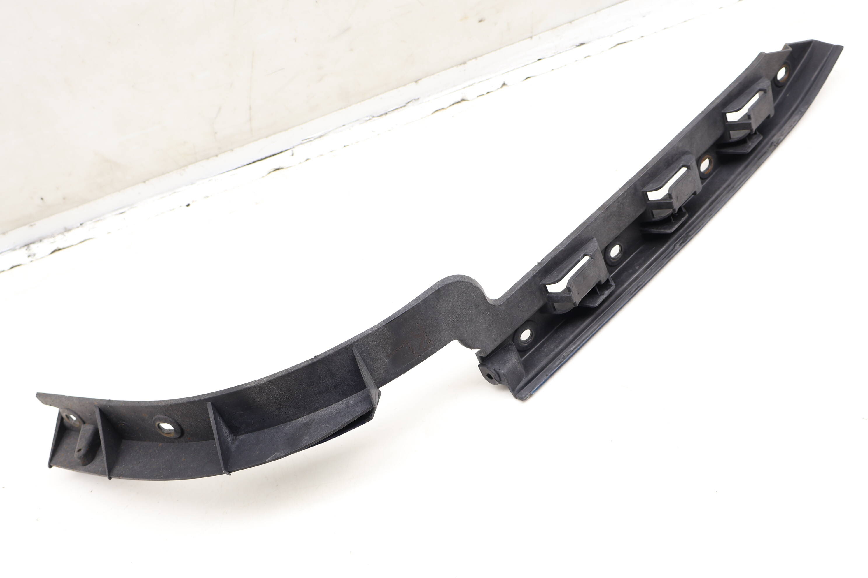 Bumper Mount Bracket 7L5807393C