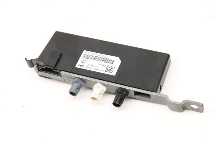 Antenna Booster 7P5035225L 95864731200 main product photo