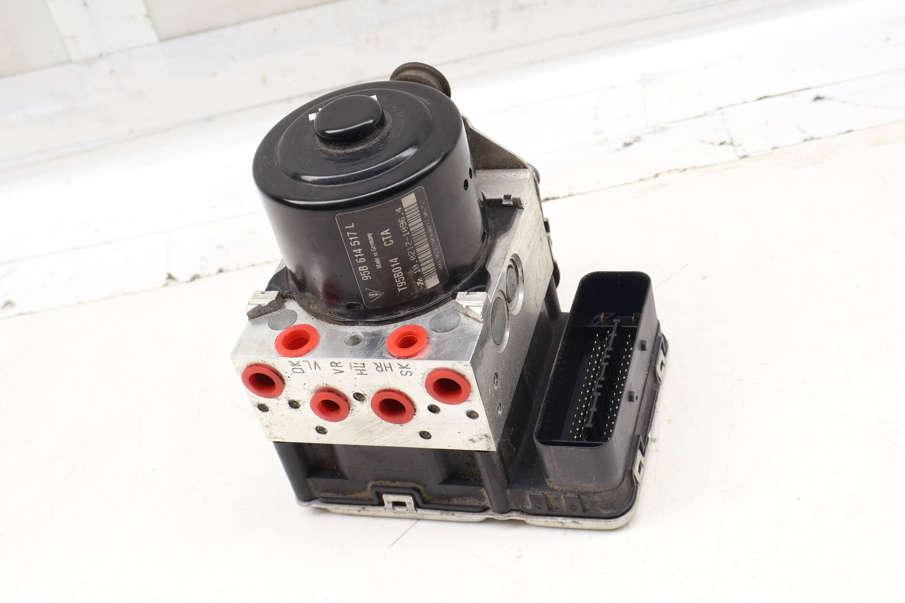 Abs Pump / Module Unit 95B614517L