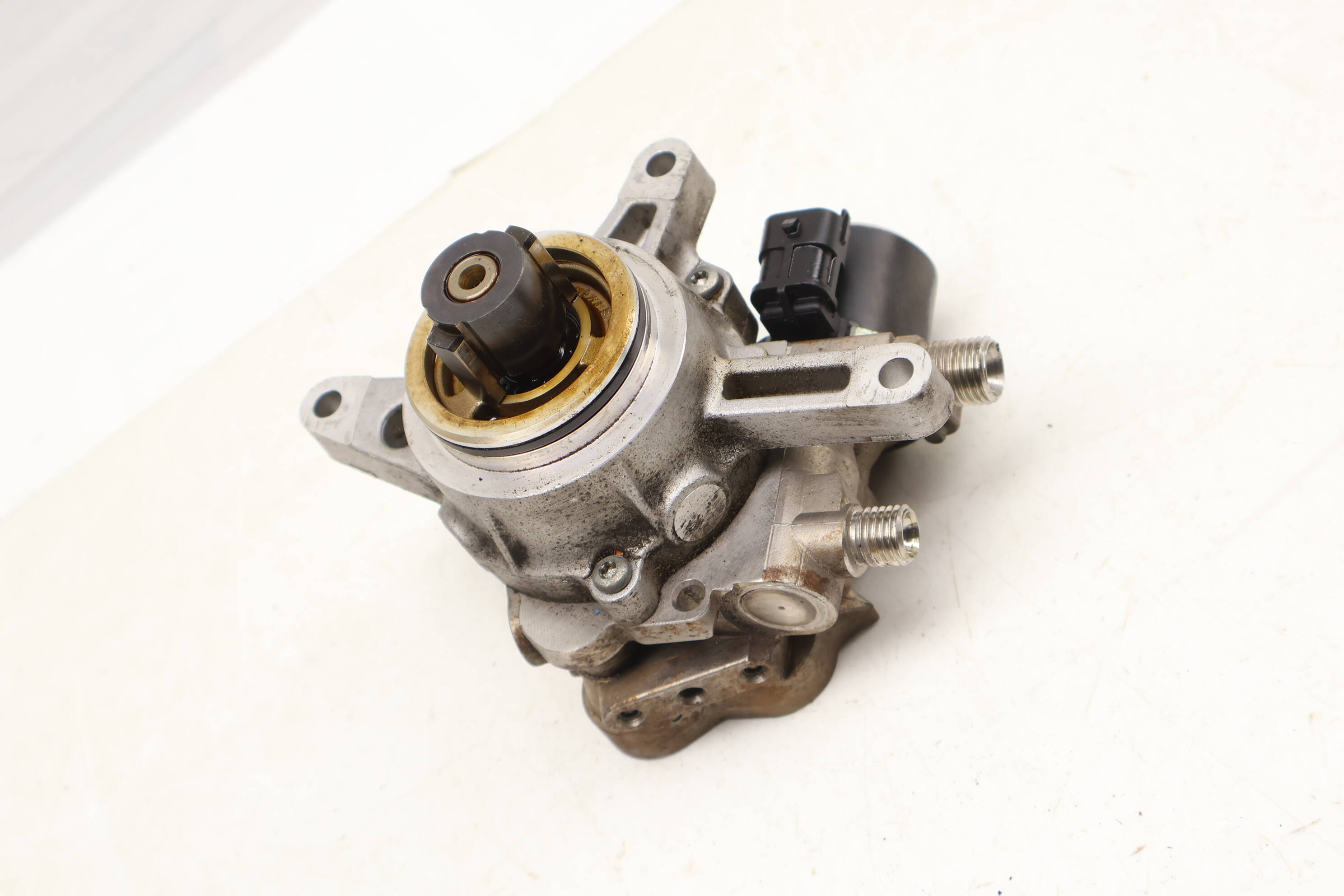 High Pressure Fuel Pump / Hpfp 94811031525