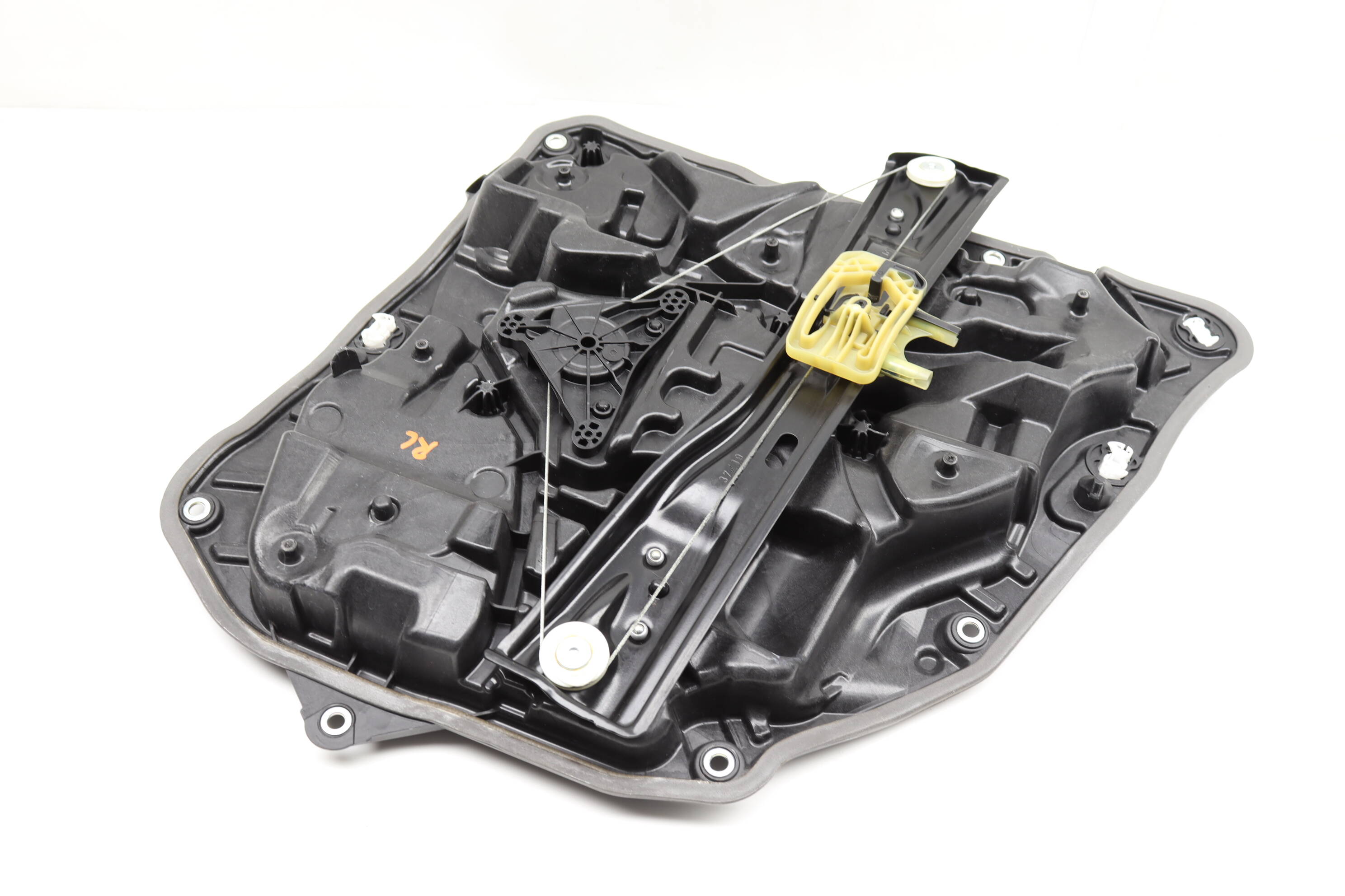 Door Panel / Window Regulator Assembly 51337365167