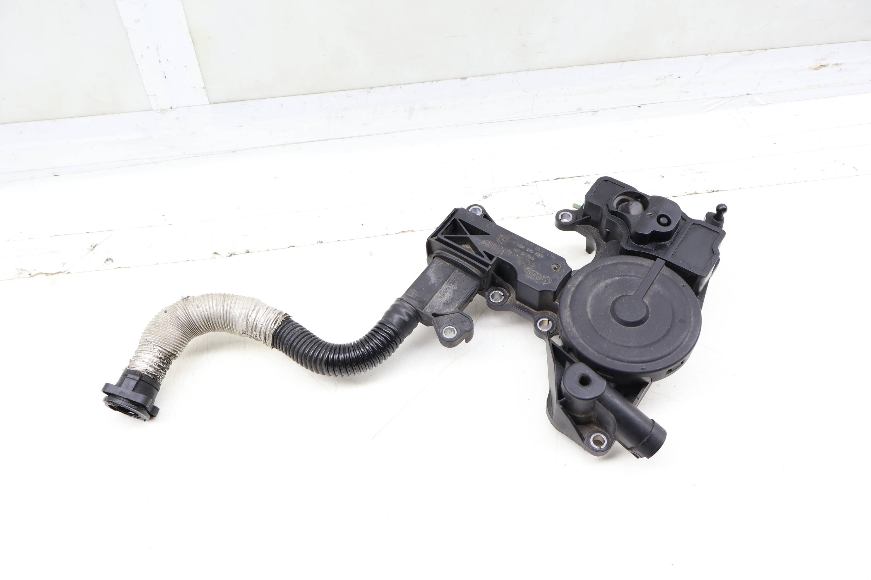 Crankcase Pcv Valve / Oil Separator 06H103495AH