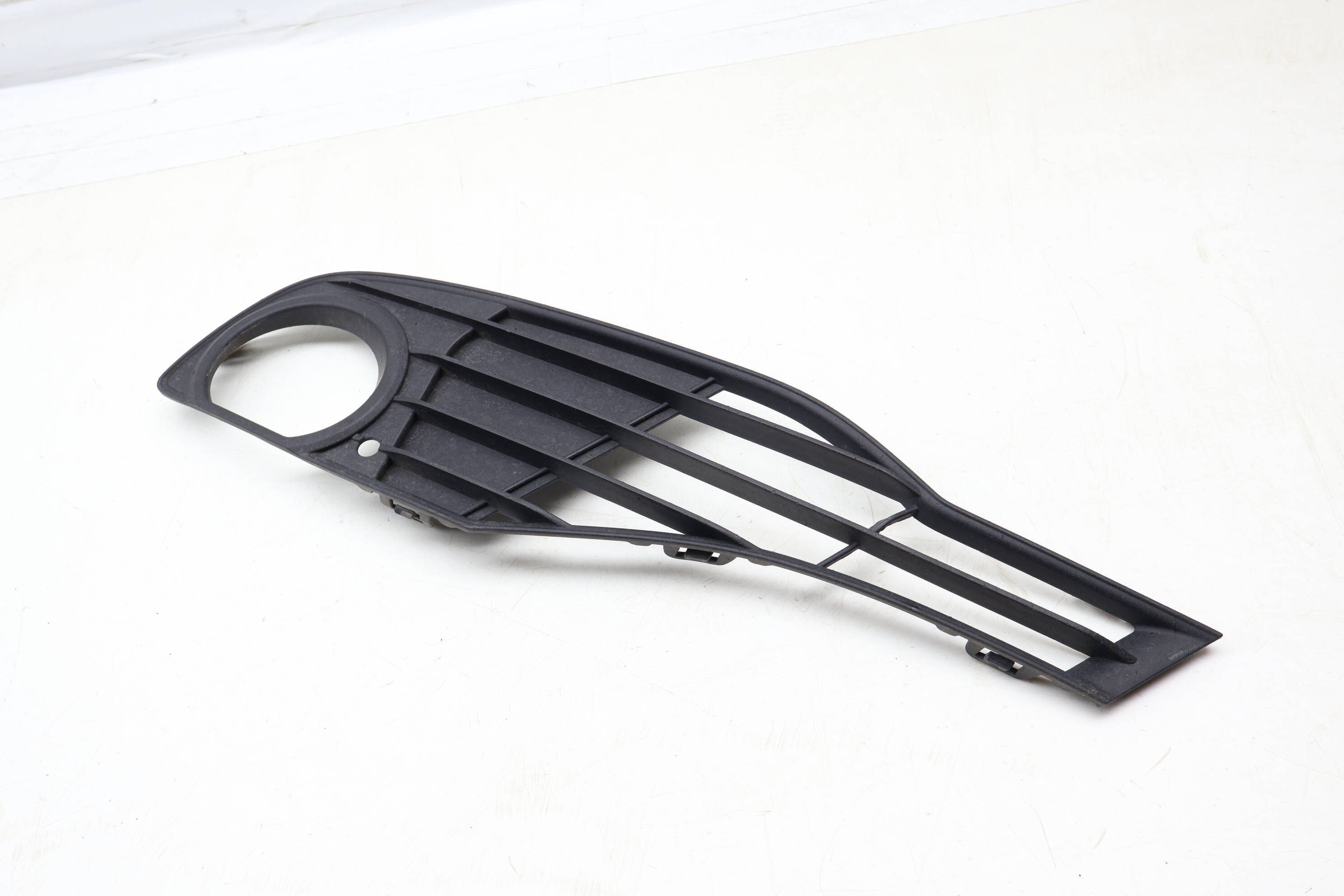 Bumper Grille / Fog Light Cover 51117255369