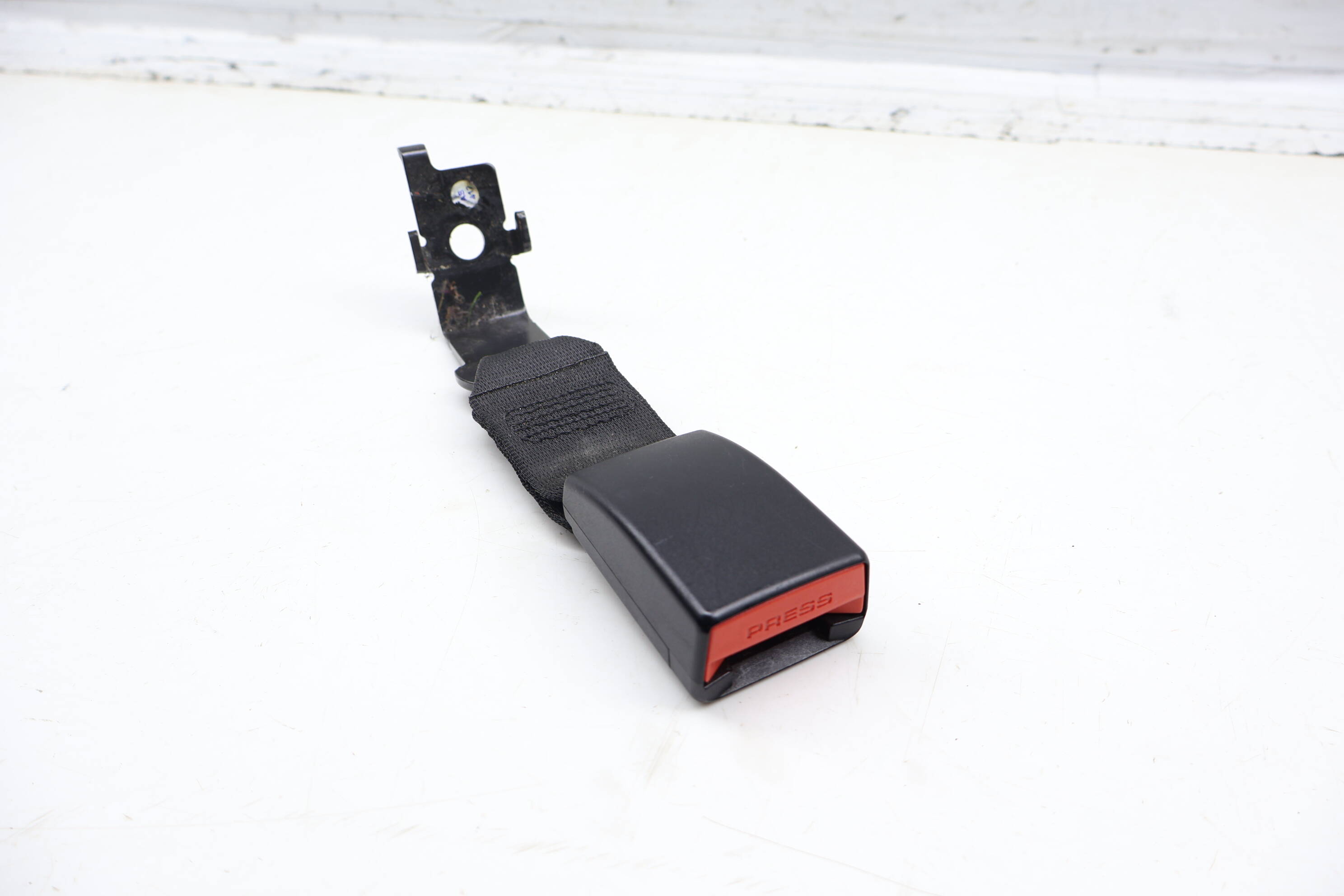 Center Seat Belt Buckle / Receiver 72117318063