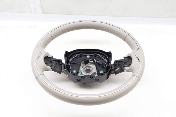 Steering Wheel (Leather) 32306870782 main product photo