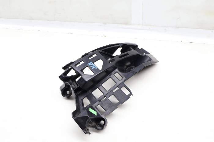 Bumper Mount Bracket 95B807484 main product photo