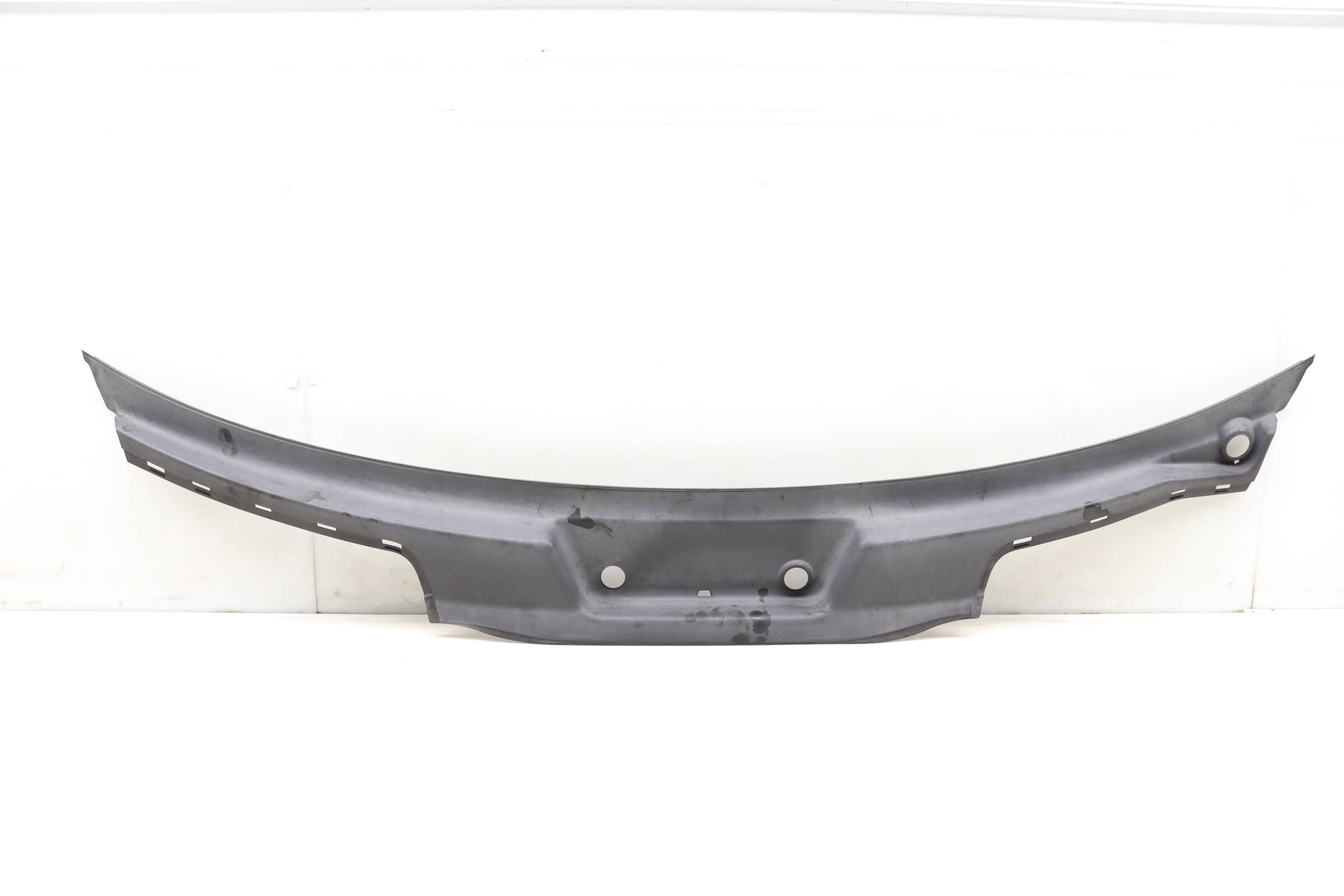 Windshield Cowl / Water Deflector / Rain Tray 7P5819401B 95857256401