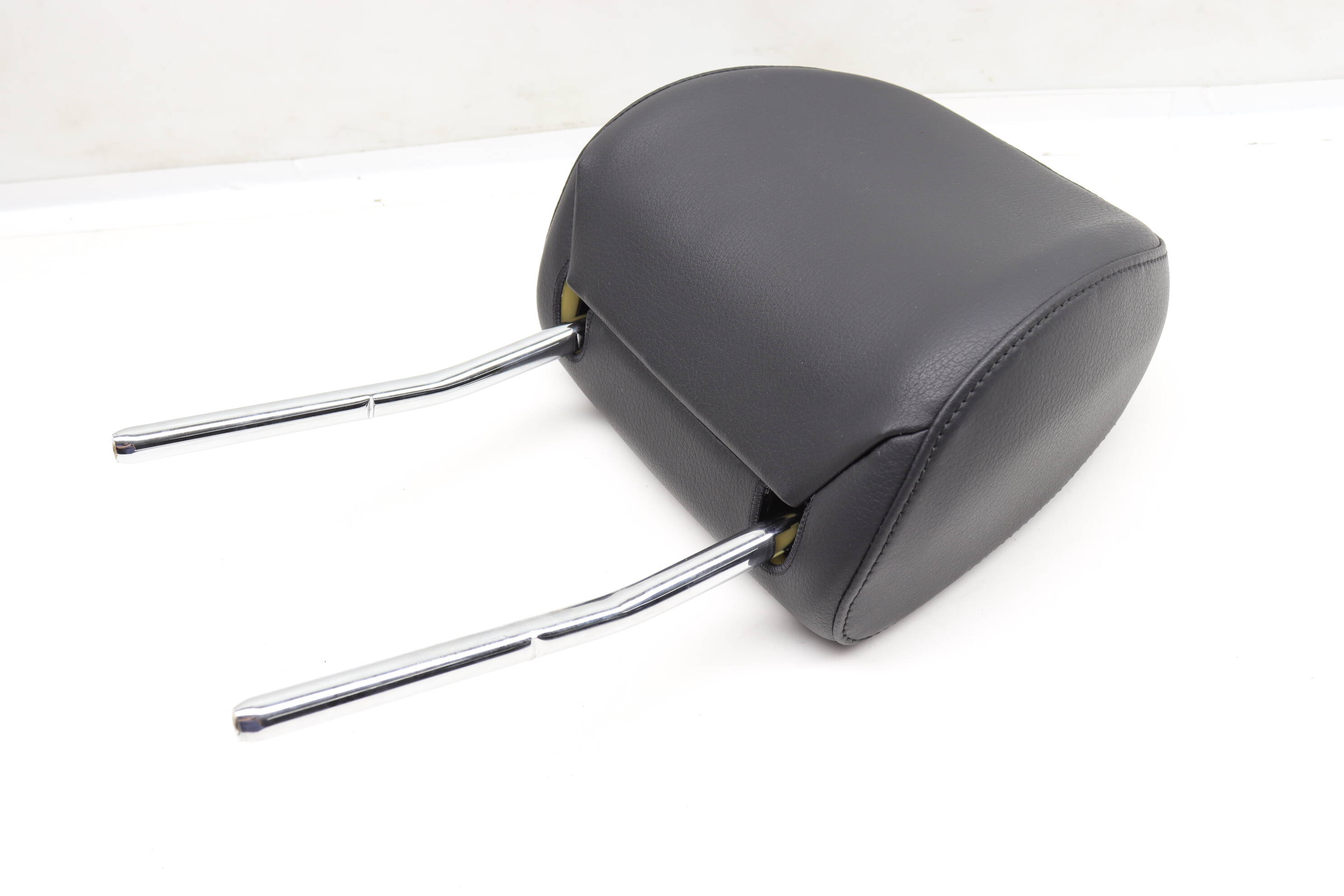 Headrest / Head Rest 8K0881901AT