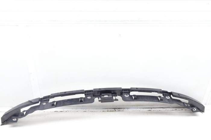 Bumper Mount Bracket (Center) 51127192042 main product photo