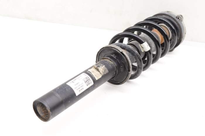Strut Shock / Spring Assembly 4M0413031T main product photo