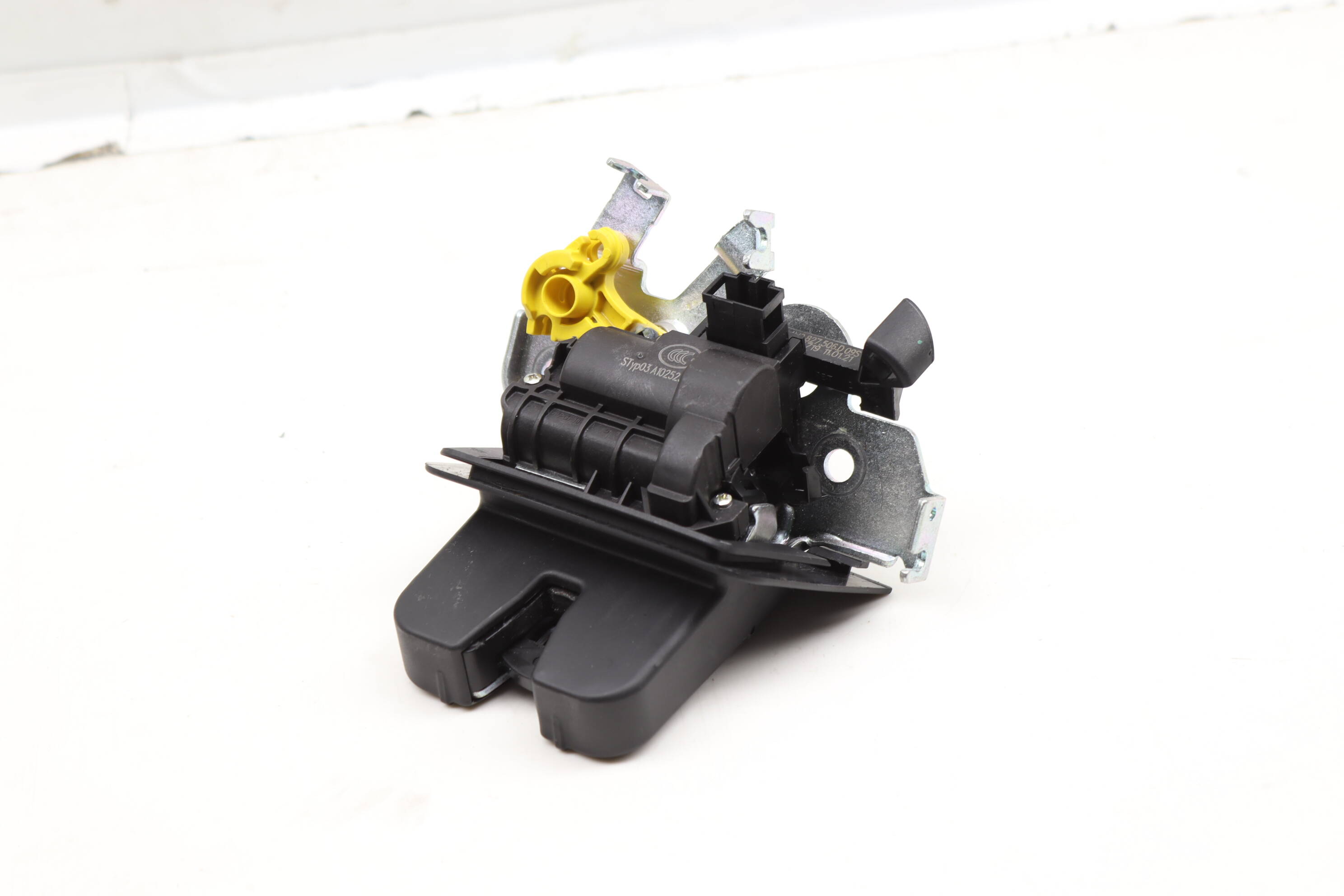 Trunk Hatch Latch / Lock 4M0827506D