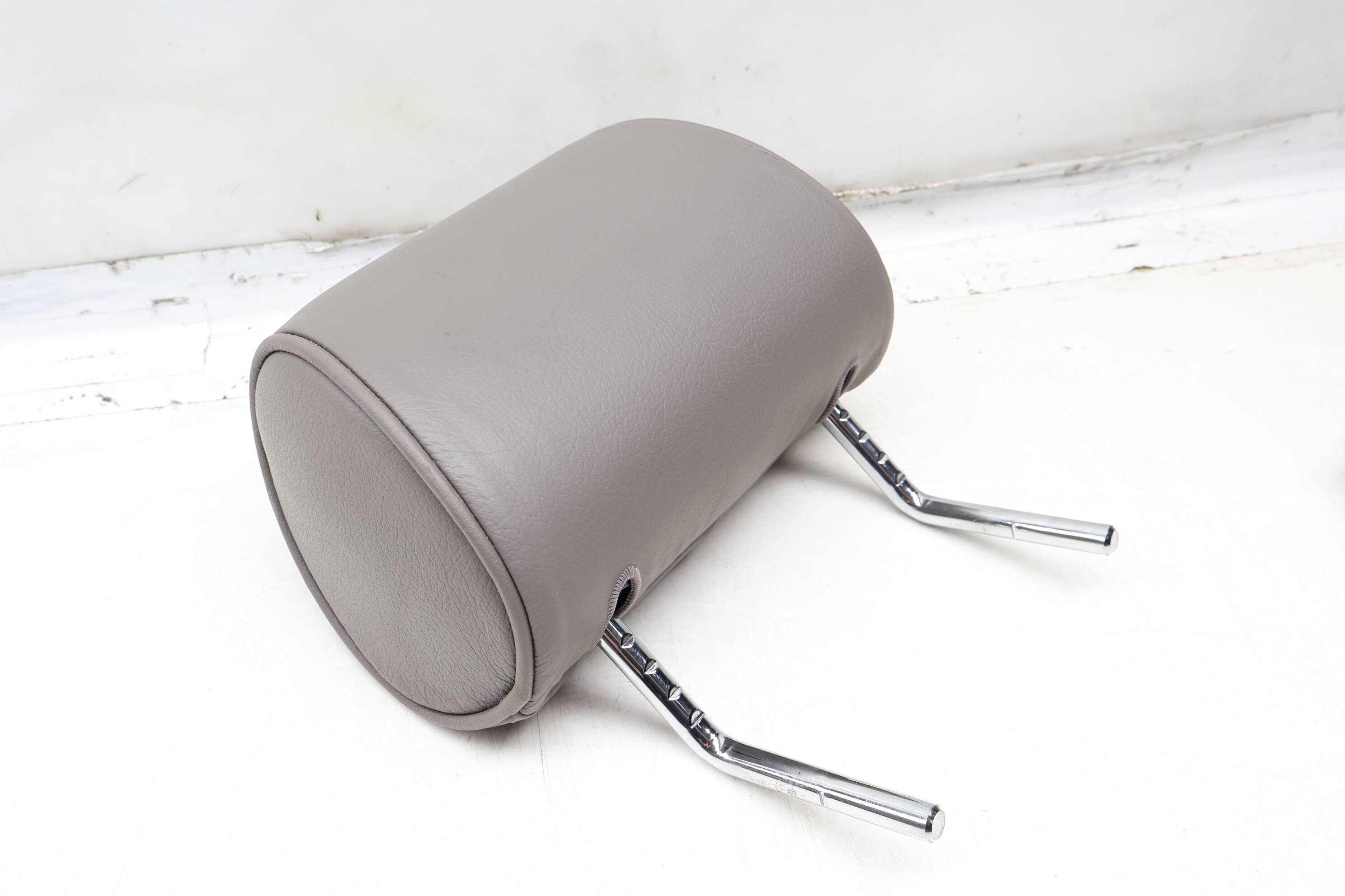 Center Headrest / Head Rest 8D9885973AQ