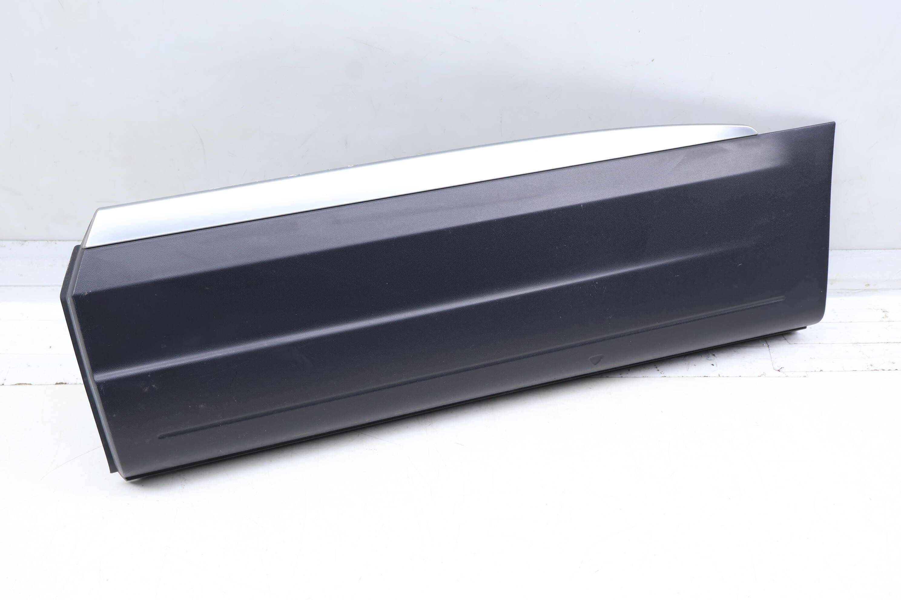 Lower Door Molding / Trim 5N0854949E