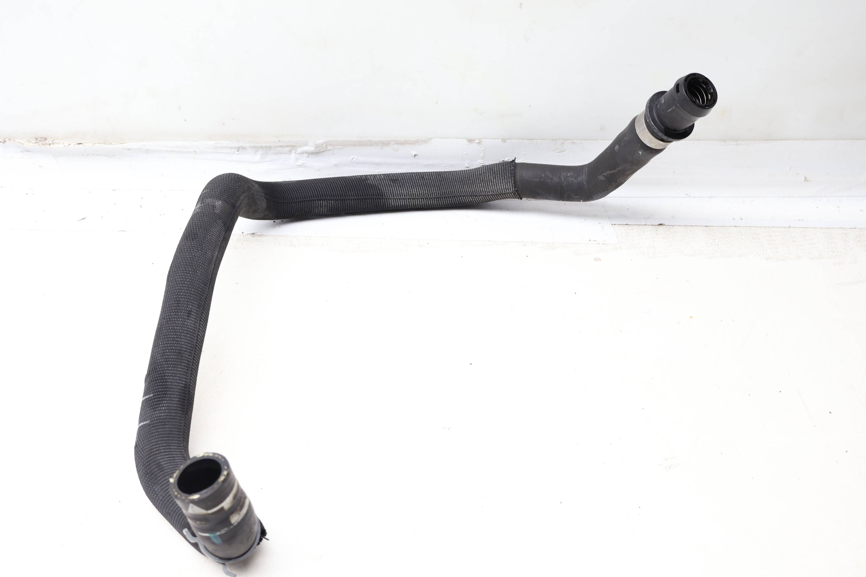 Auxiliary&#x20;Radiator&#x20;Coolant&#x20;Hose&#x20;&#x2F;&#x20;Line&#x20;8E0121049AA