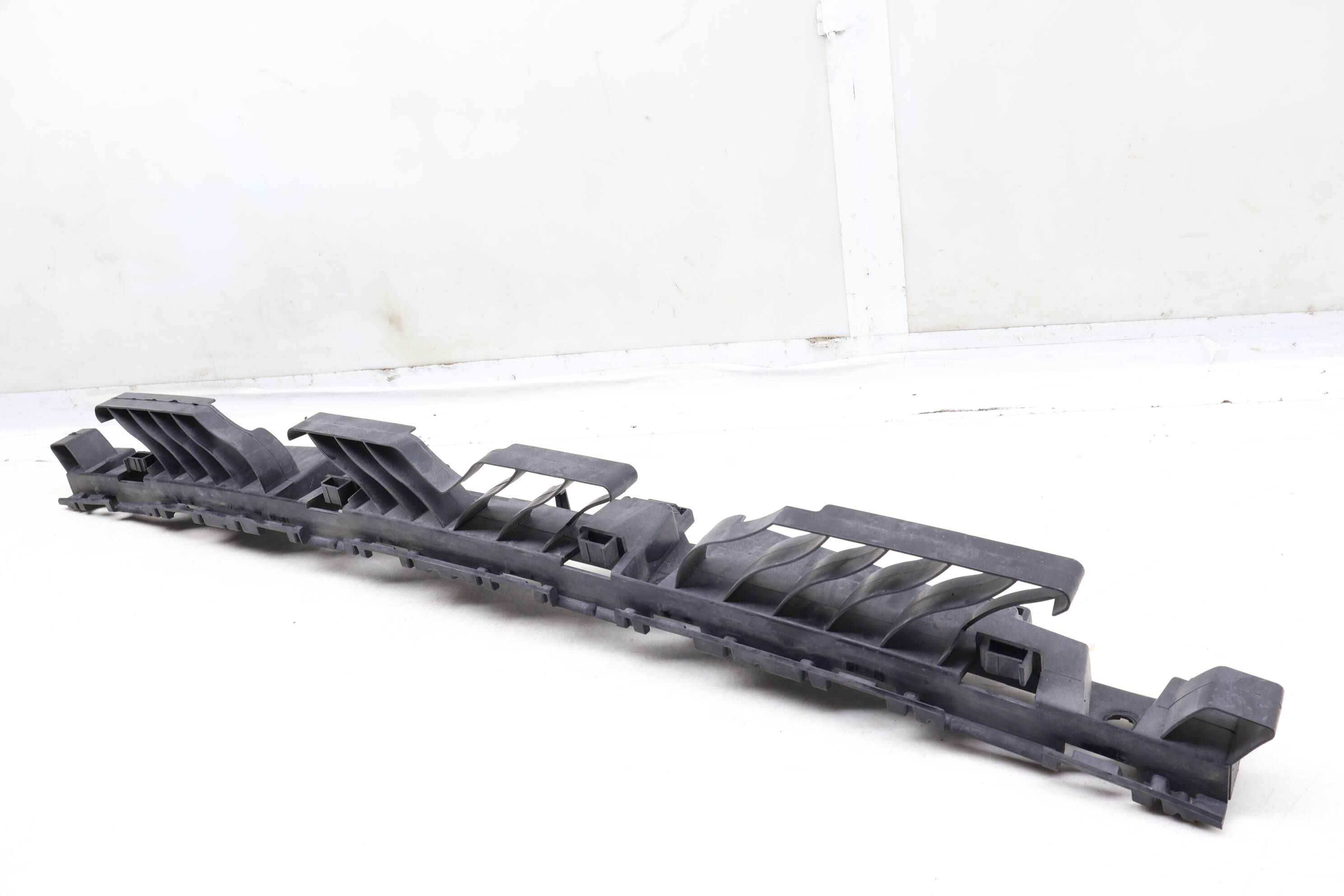 Center Bumper Mount / Bracket 561807863B