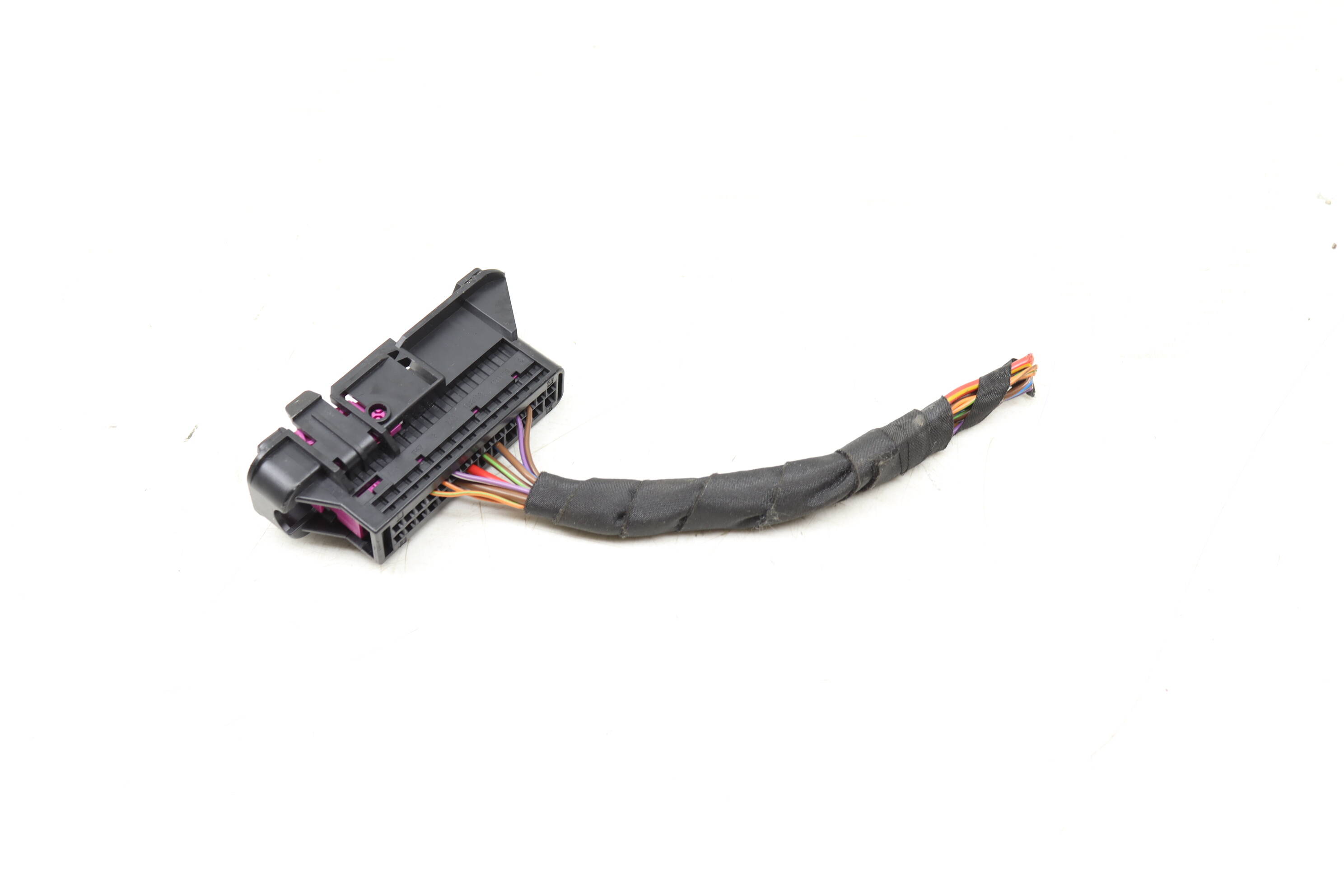 VW 28-Pin Wiring Harness Connector / Pigtail 1K0937722D