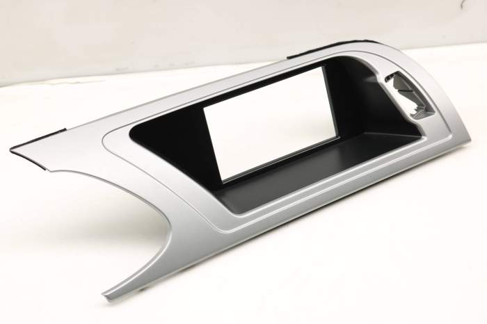 Center Dash Display Trim Bezel 8K1857186G main product photo