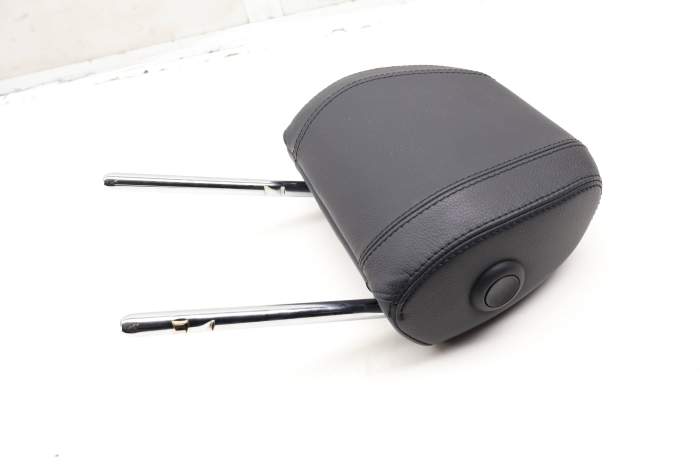 Seat Headrest / Head Rest (Outer) LR106666 main product photo