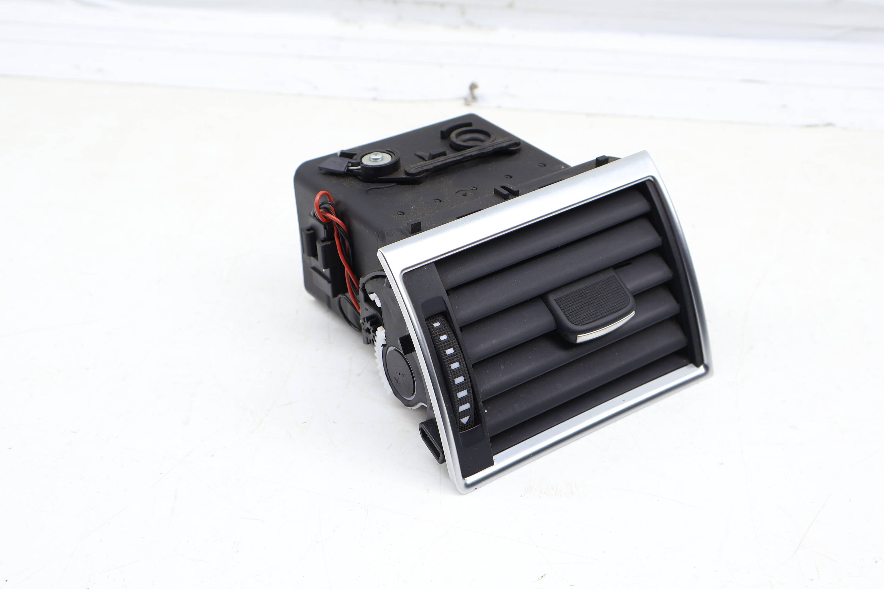 Center Dash Air Vent 4E0820951