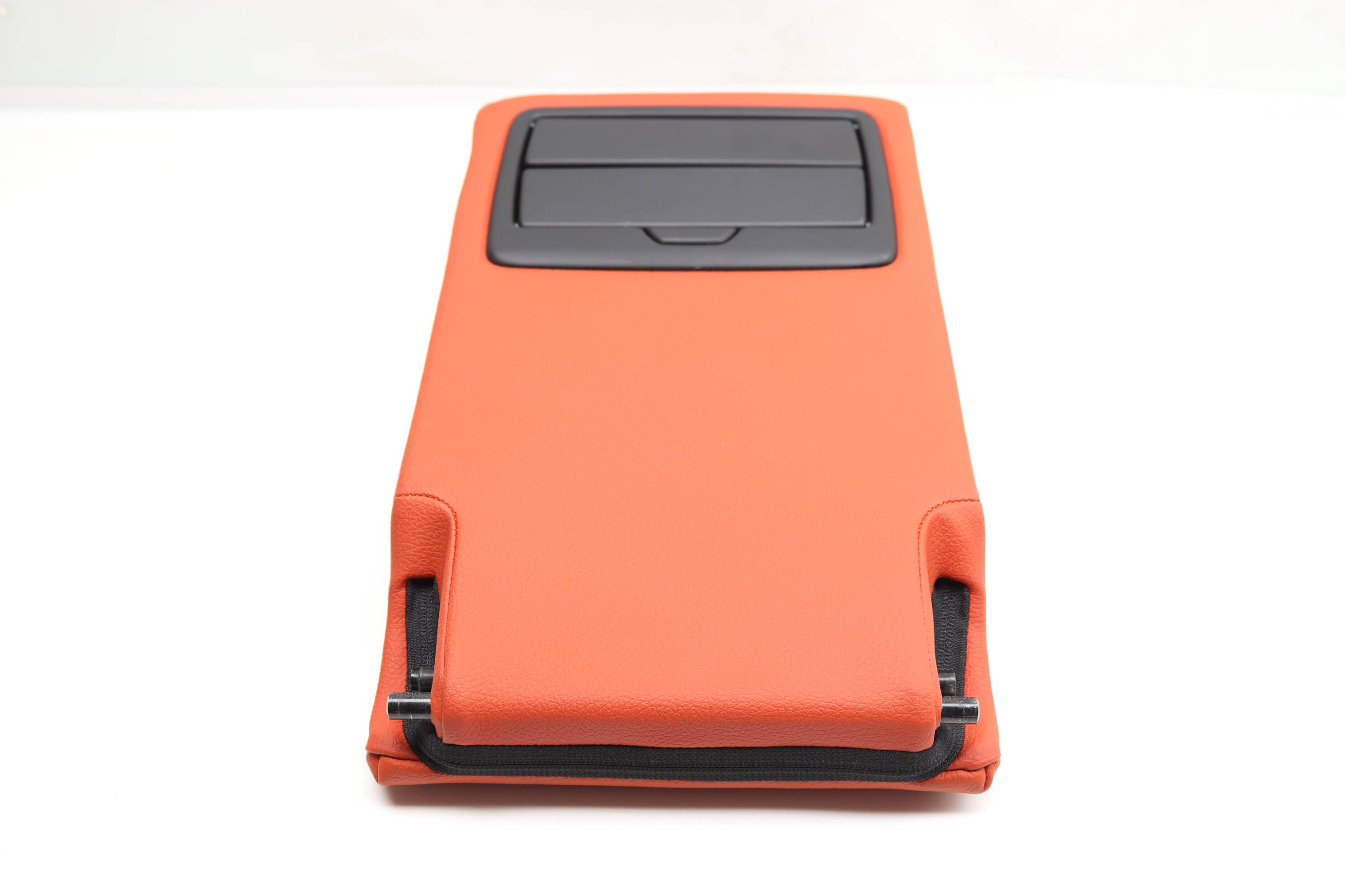 Seat Armrest / Cup Holder (Center) 52209108345