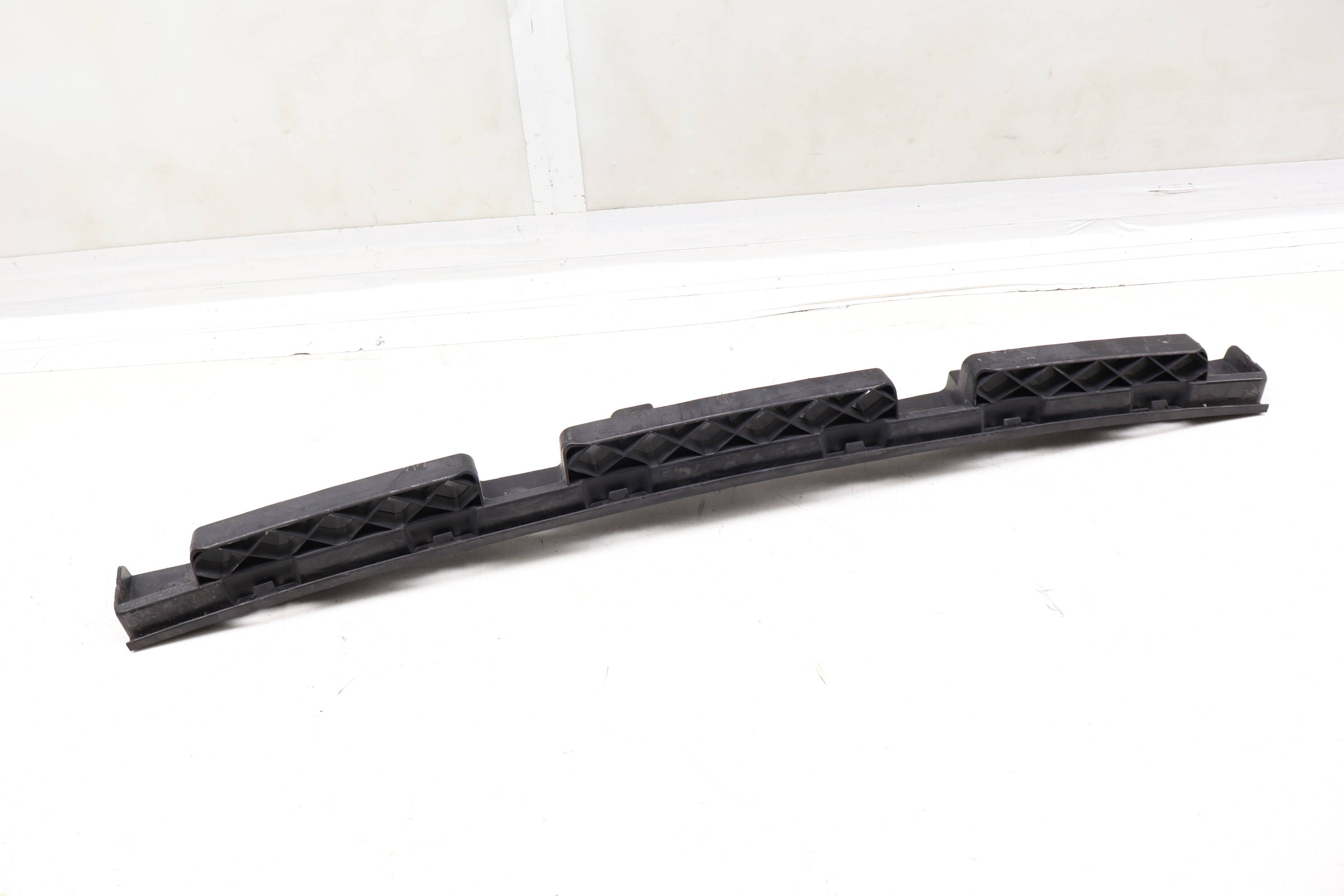 Center Bumper Mount / Bracket 561807863A