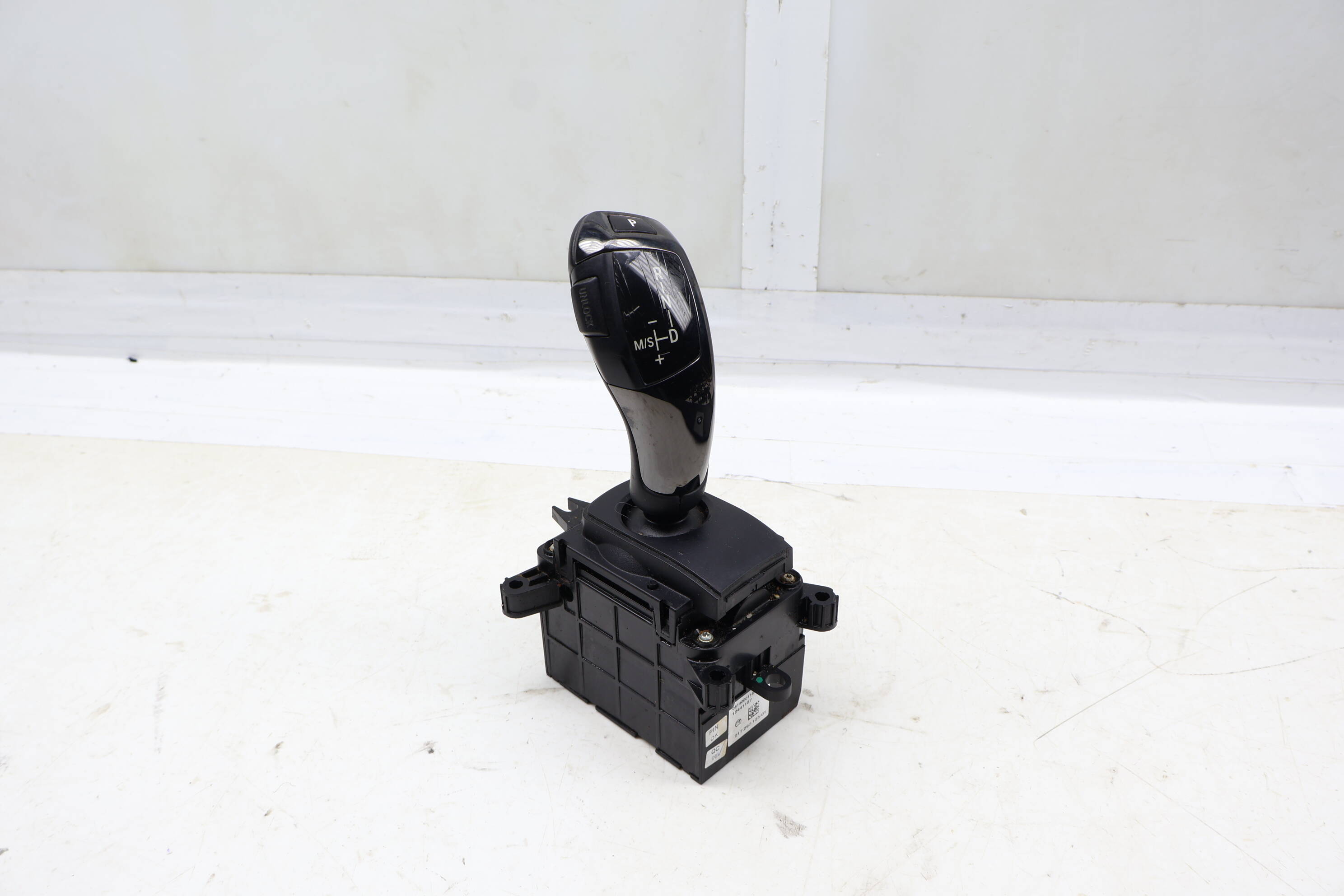 Automatic Shifter / Gear Selector 9358016