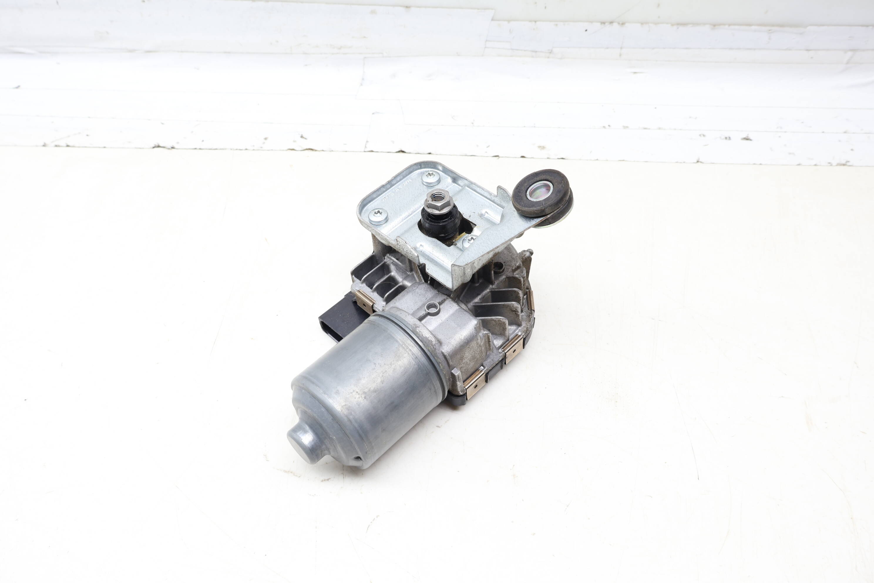 Windshield Wiper Motor 8R1955023D