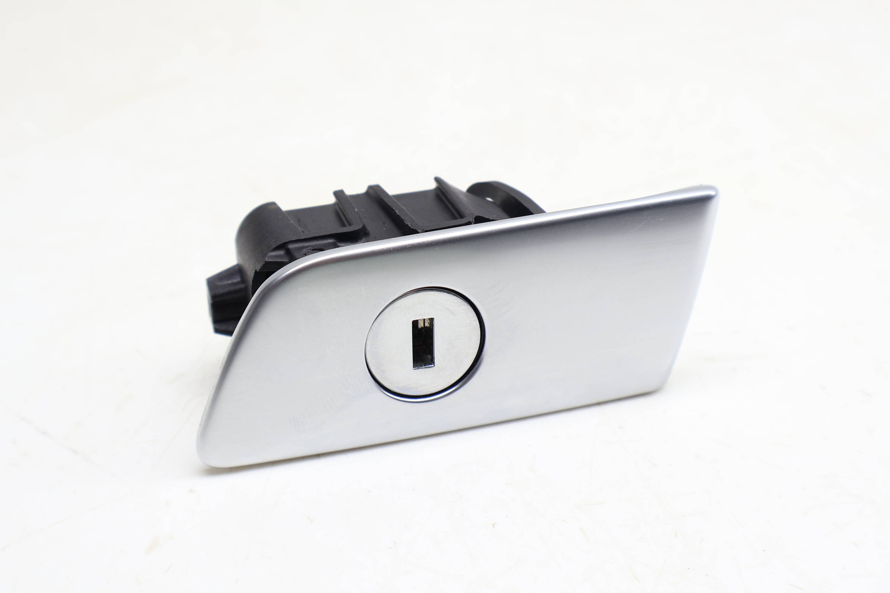 Glove Box Handle / Lock Cylinder 4G1857131A