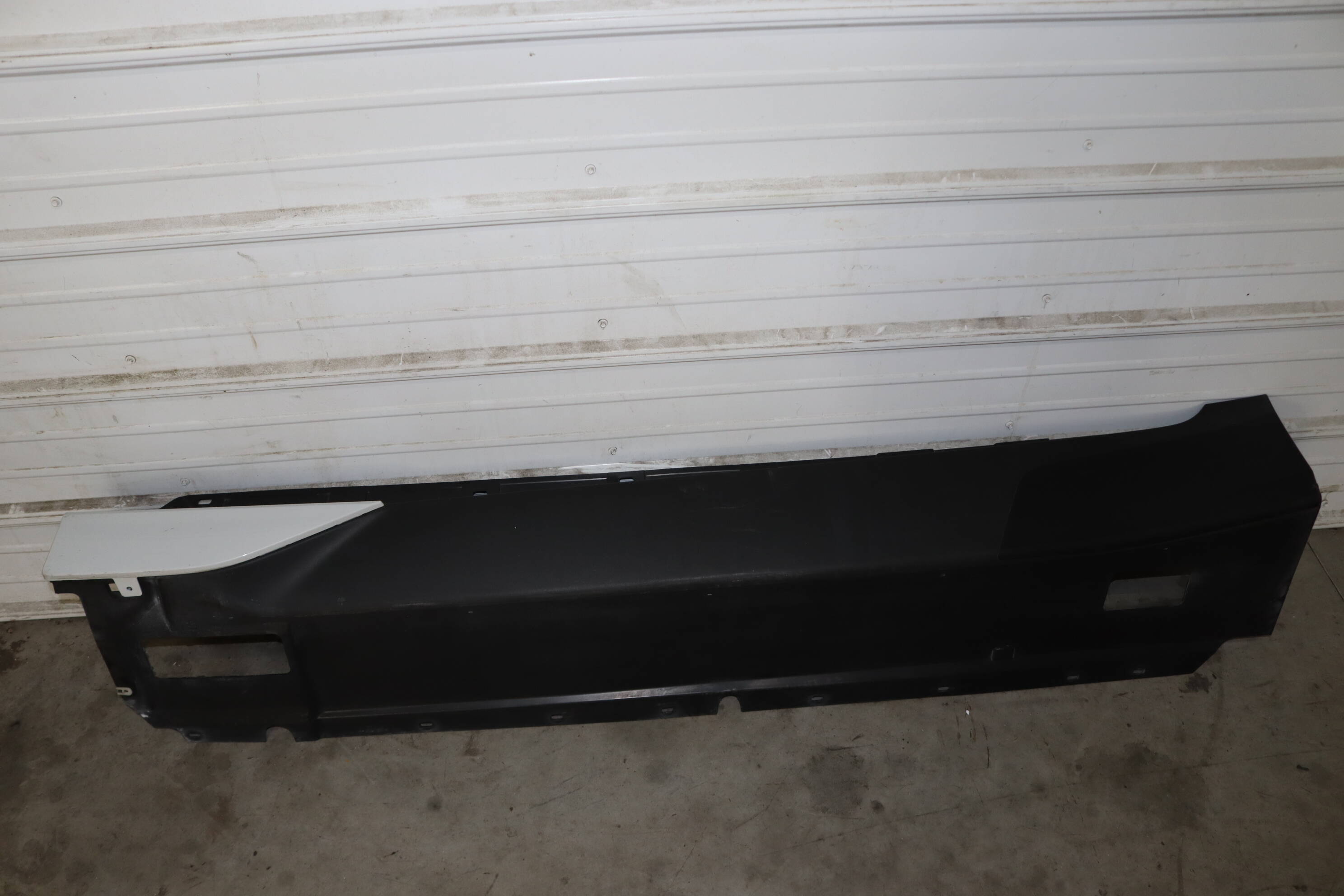 Door&#x20;Sill&#x20;&#x2F;&#x20;Scuff&#x20;Panel&#x20;51757368597