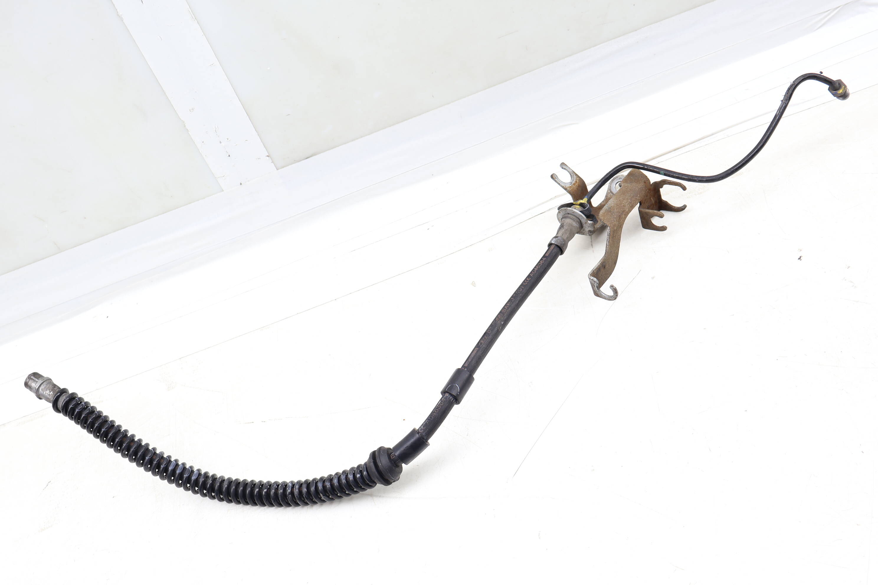 Brake Hose / Line Set W/ Bracket