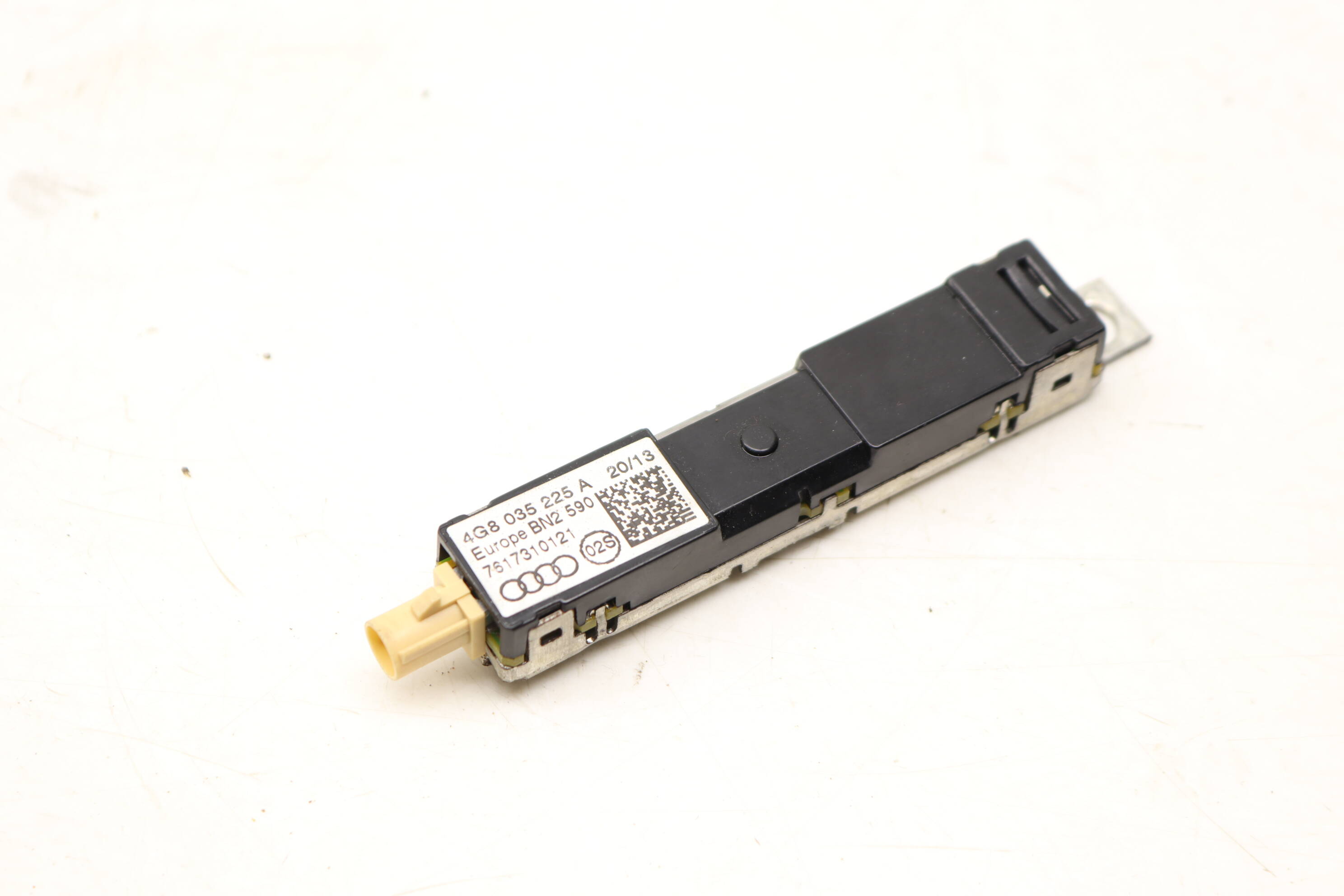 Lower Antenna Booster 4G8035225A