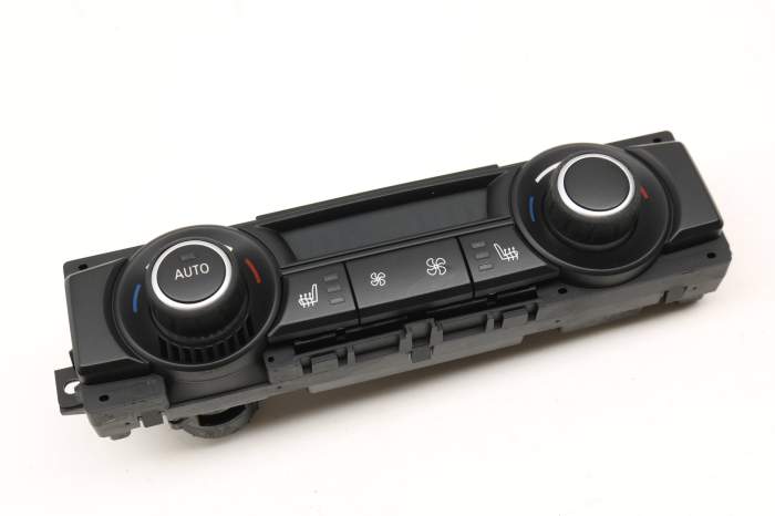 Ac Climate / Temp Control Unit 64119215515 main product photo