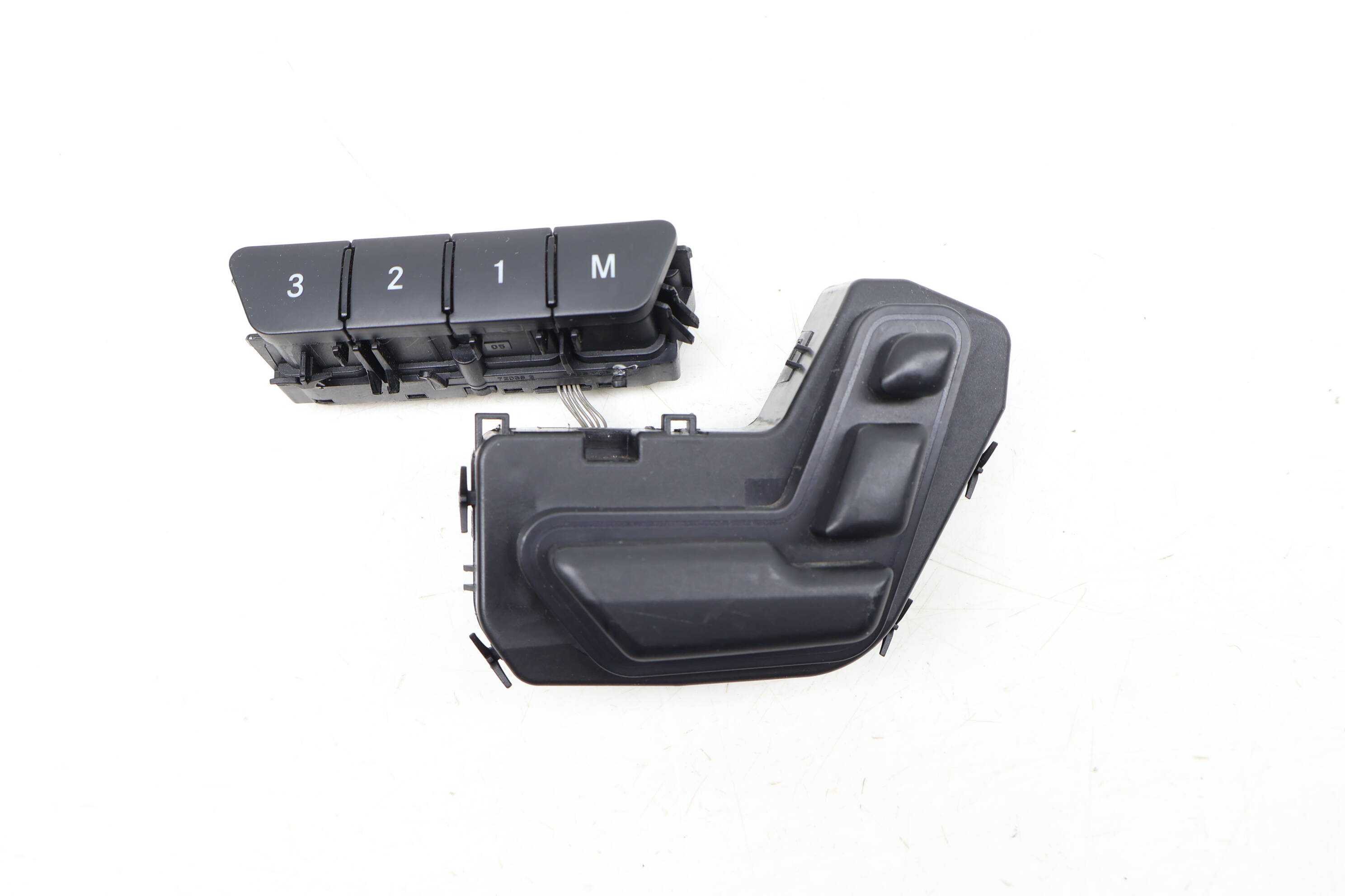 Door Seat Adjustment / Memory Switch 1669054000