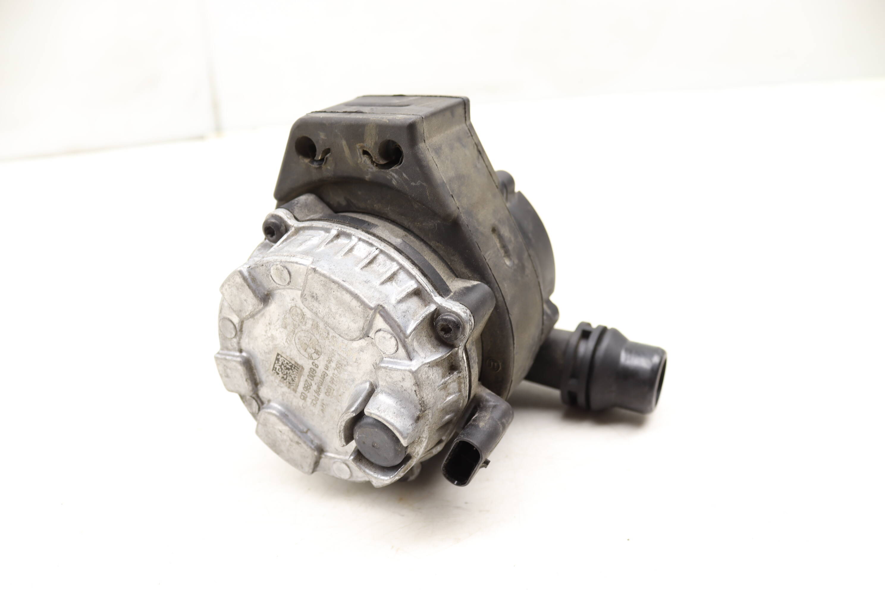 Auxiliary Coolant / Water Pump 11518600286