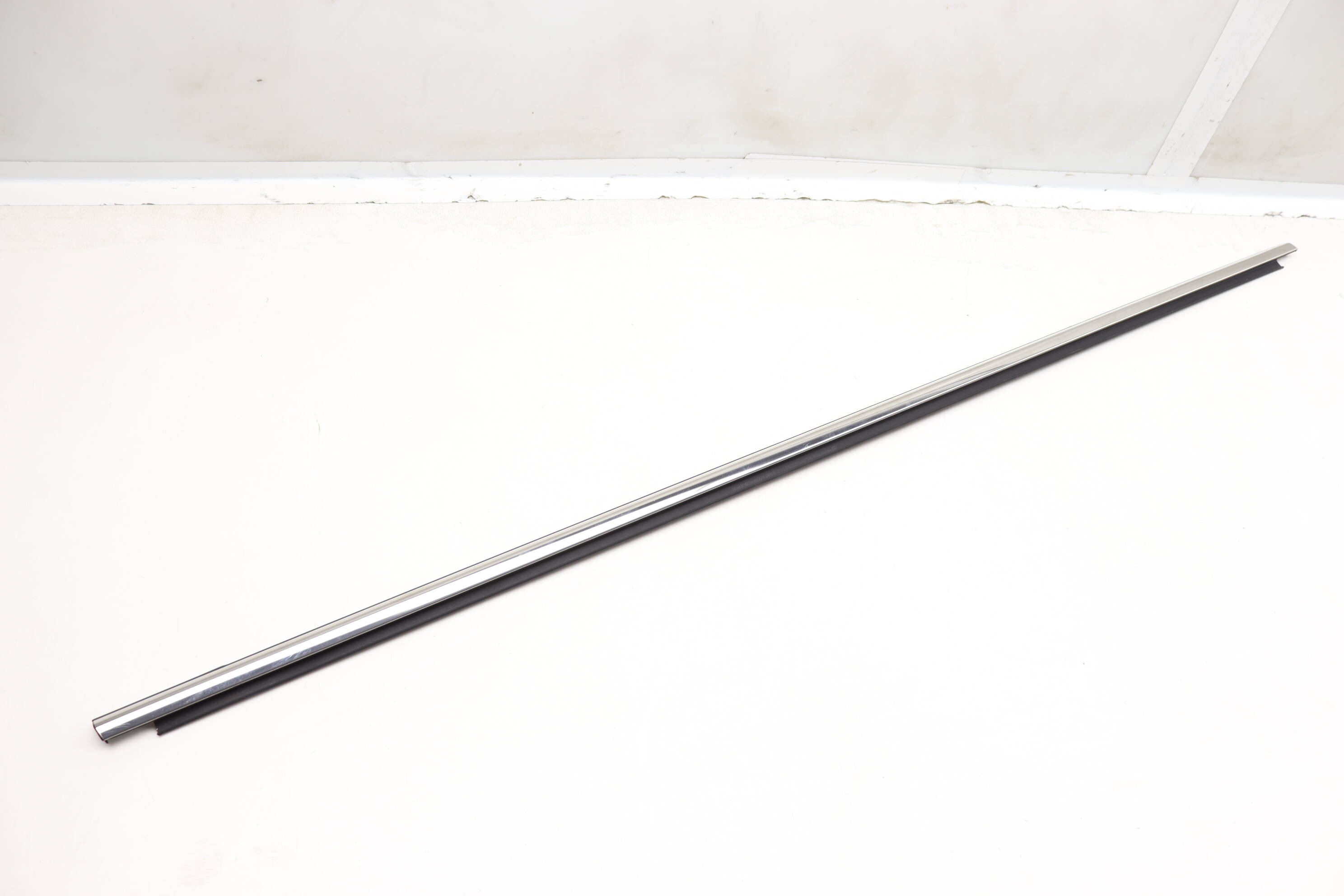 Exterior Door Window Slot Seal / Trim 2GJ837476