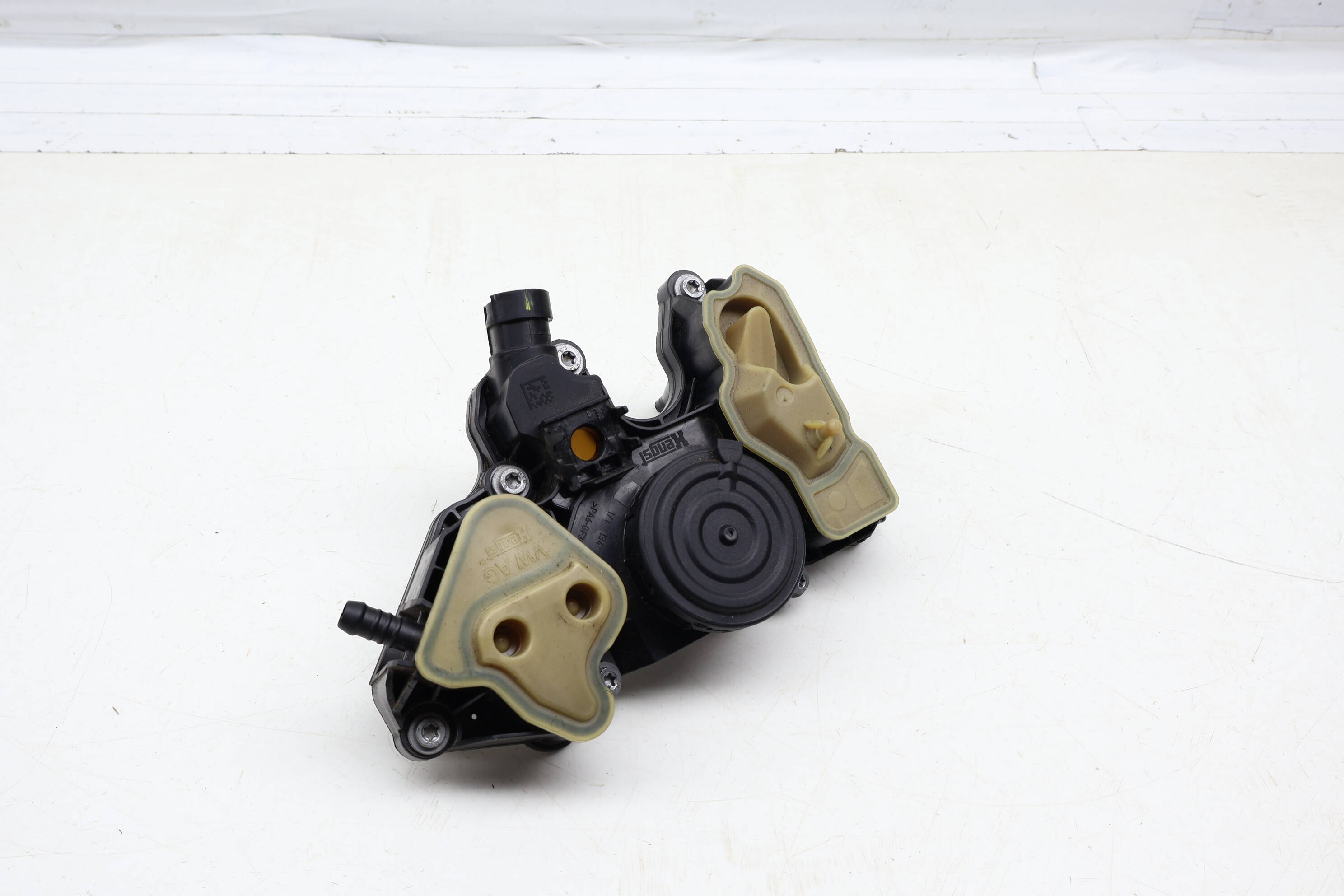 Pcv / Engine Oil Separator 06Q103495B