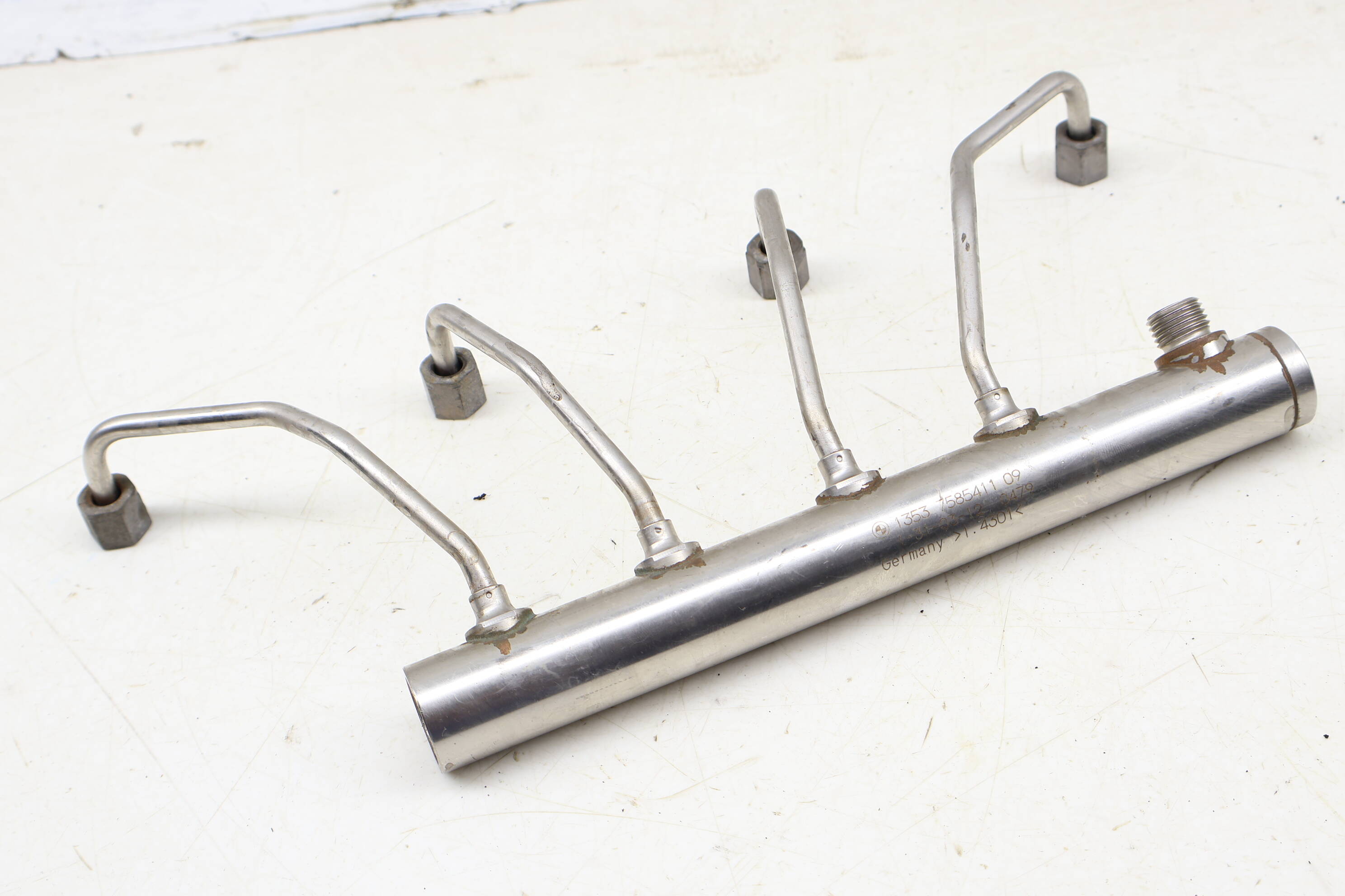 High Pressure Fuel Rail / Pipe 13537585411