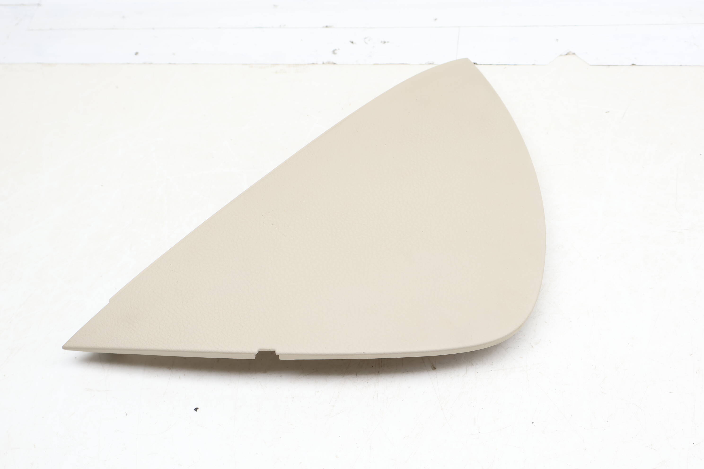 Fuse&#x20;Box&#x20;Dash&#x20;Cover&#x20;Panel&#x20;3C1858217B