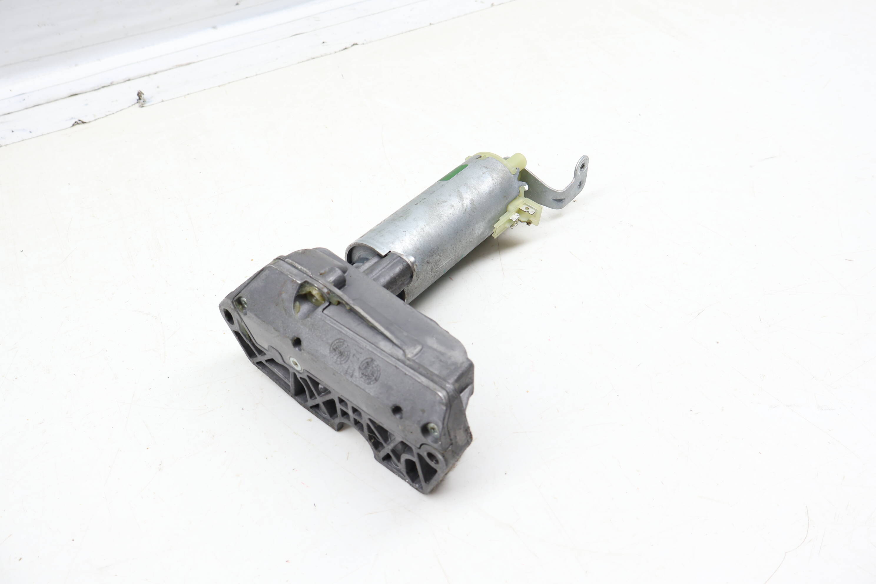 Front Tilt Seat Motor W/ Transmission 4E0959762C