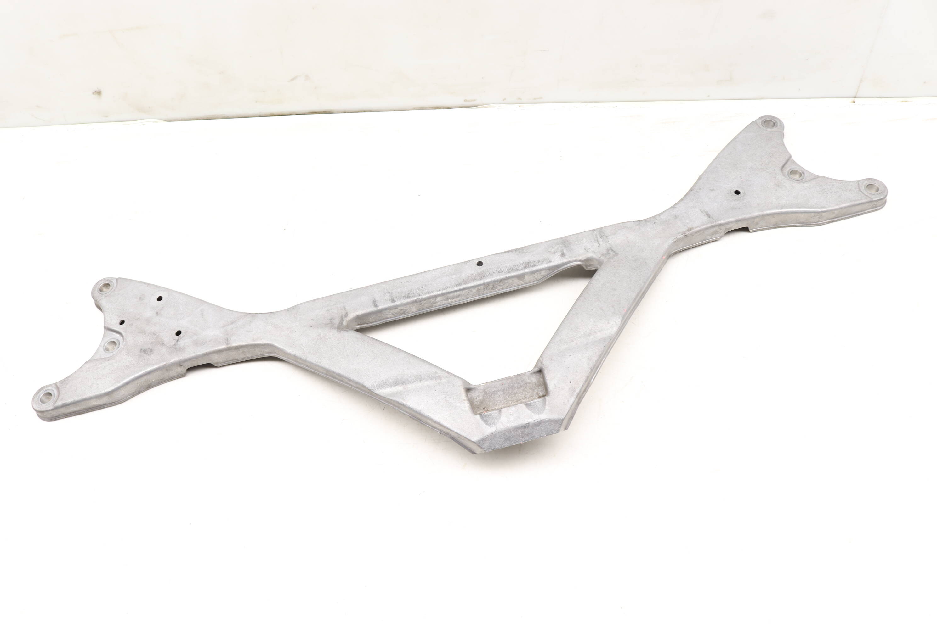 Core&#x20;Support&#x20;Bracket&#x20;&#x2F;&#x20;Mount&#x20;4H0806151B