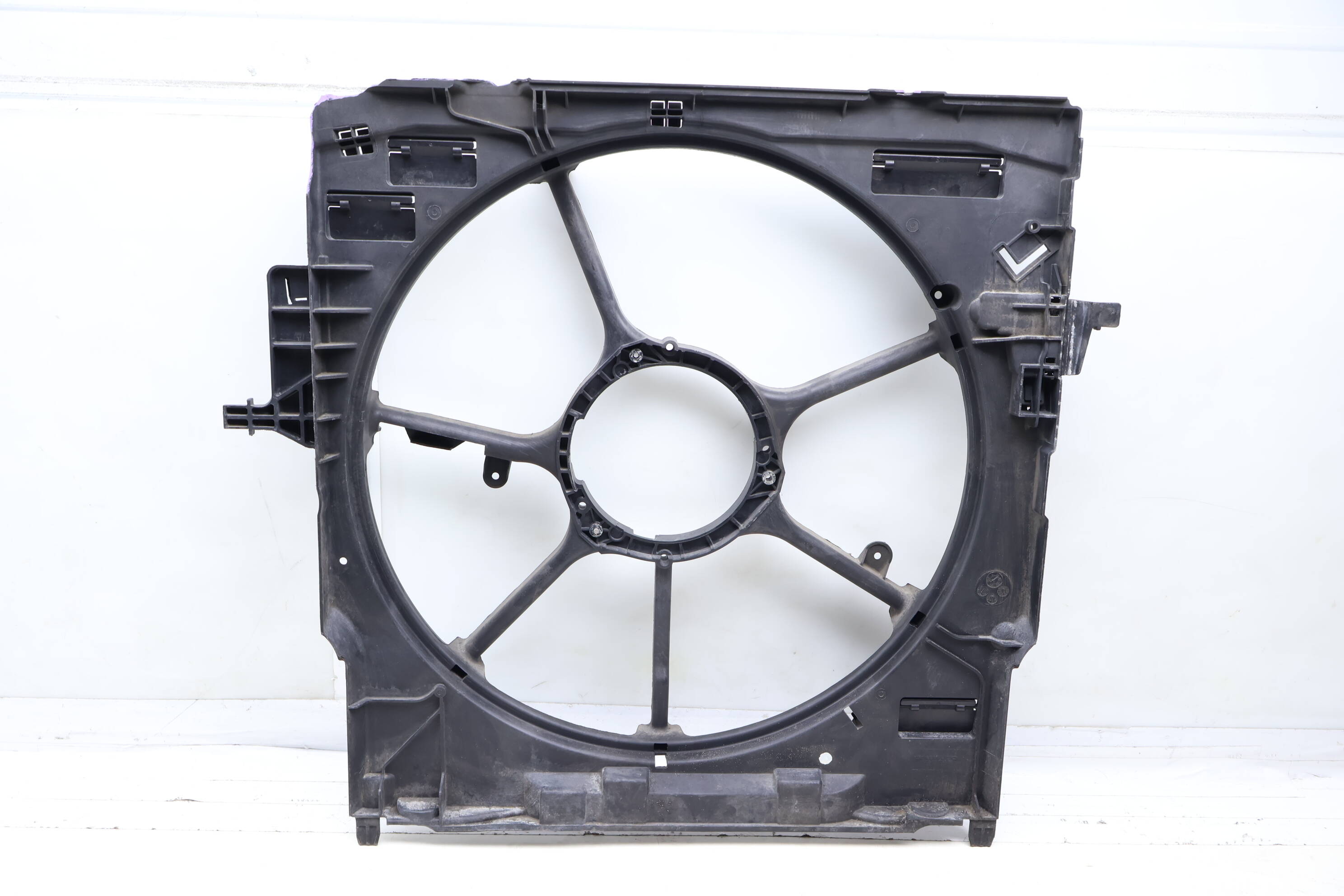 Electric Cooling Fan Housing / Shroud 17428618245