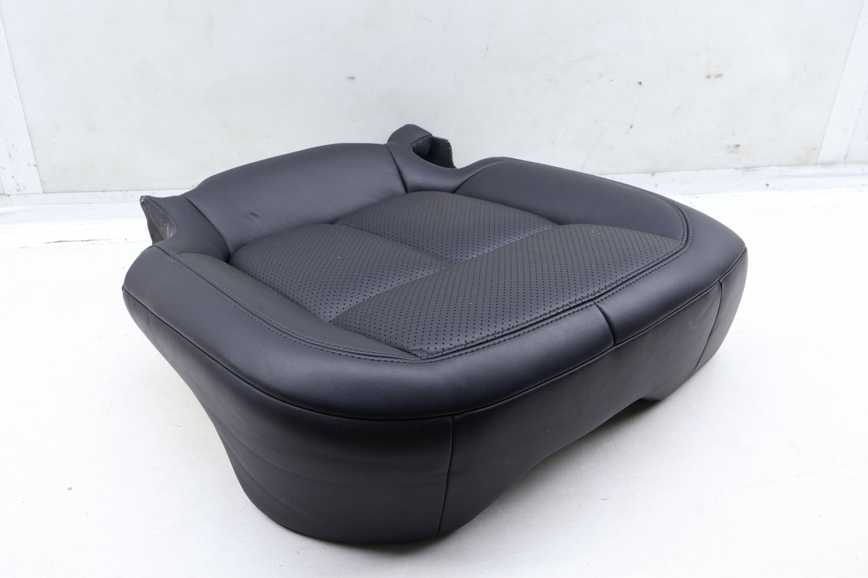 Lower Seat Bottom Cushion (Leather) 95852240664