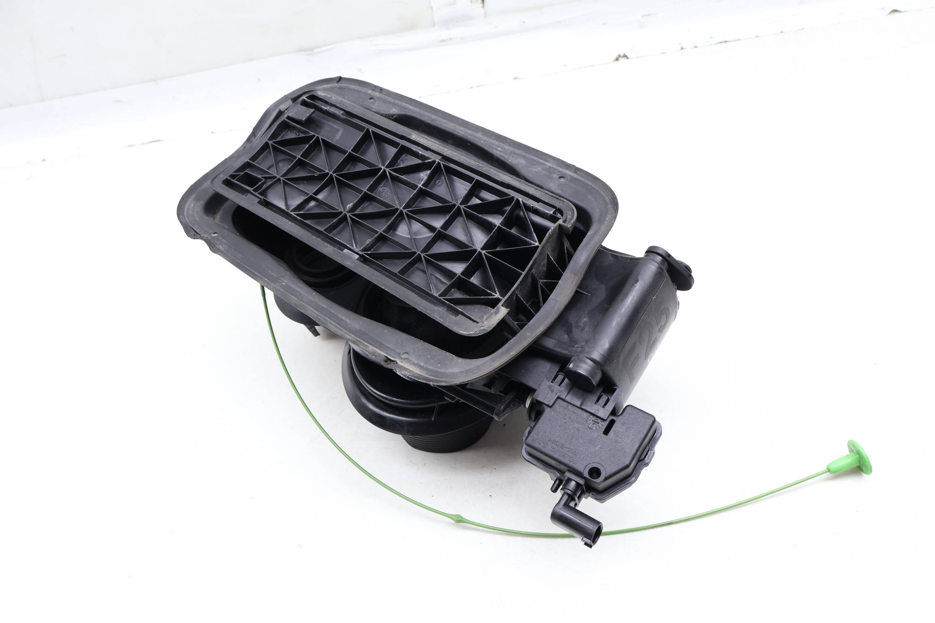 Gas / Fuel Filler Door Bracket 51177213035