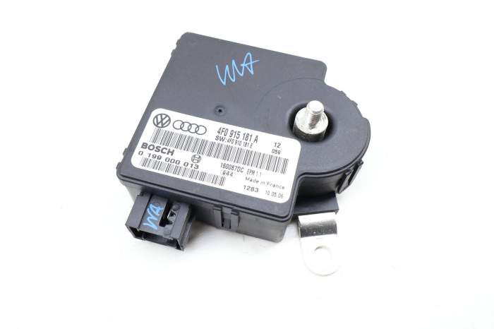 Battery Monitoring Control Module 4F0915181A main product photo
