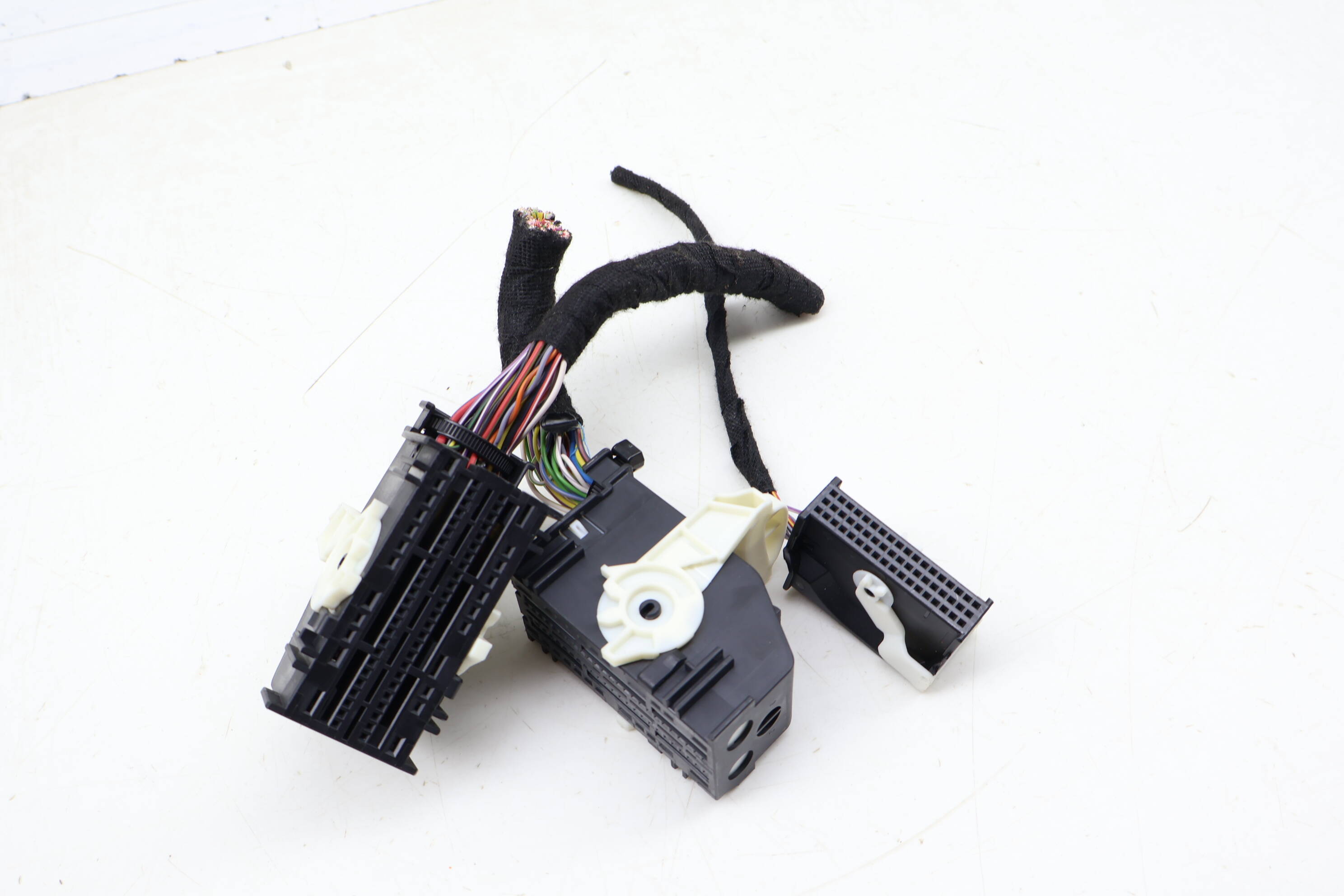 Comfort Control Module / Ccm / Bcm Wiring Connector / Pigtail